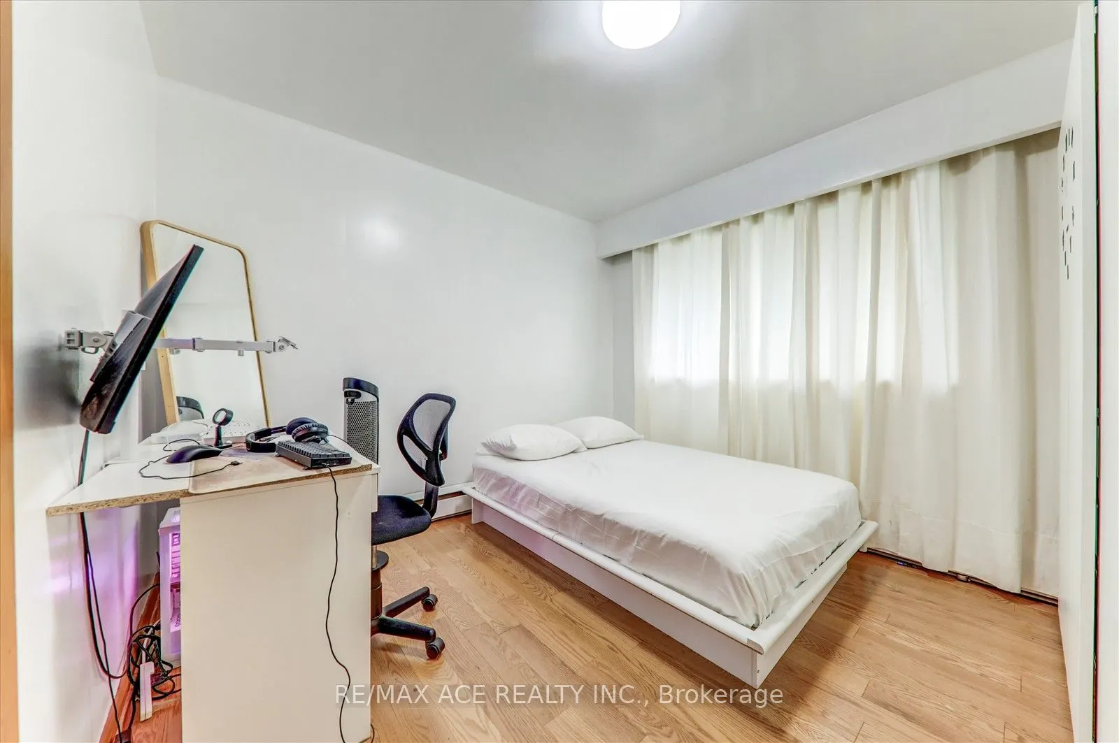 77 Perivale Crescent