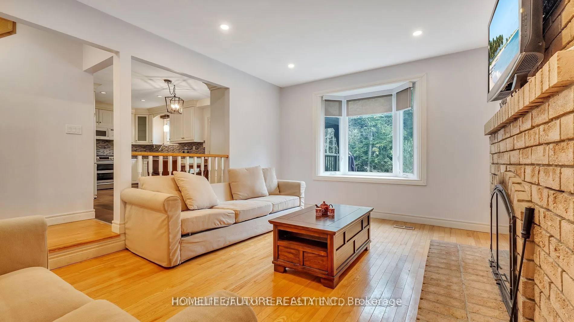 979 Copperfield Drive, #Main & 2nd Flr