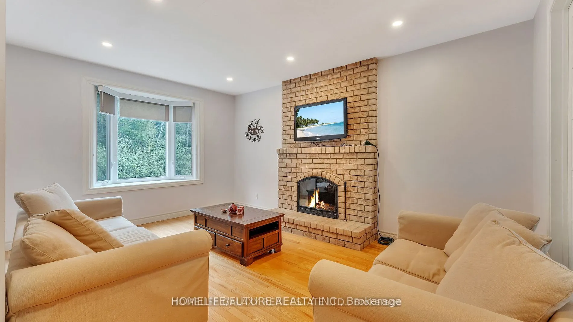 979 Copperfield Drive, #Main & 2nd Flr
