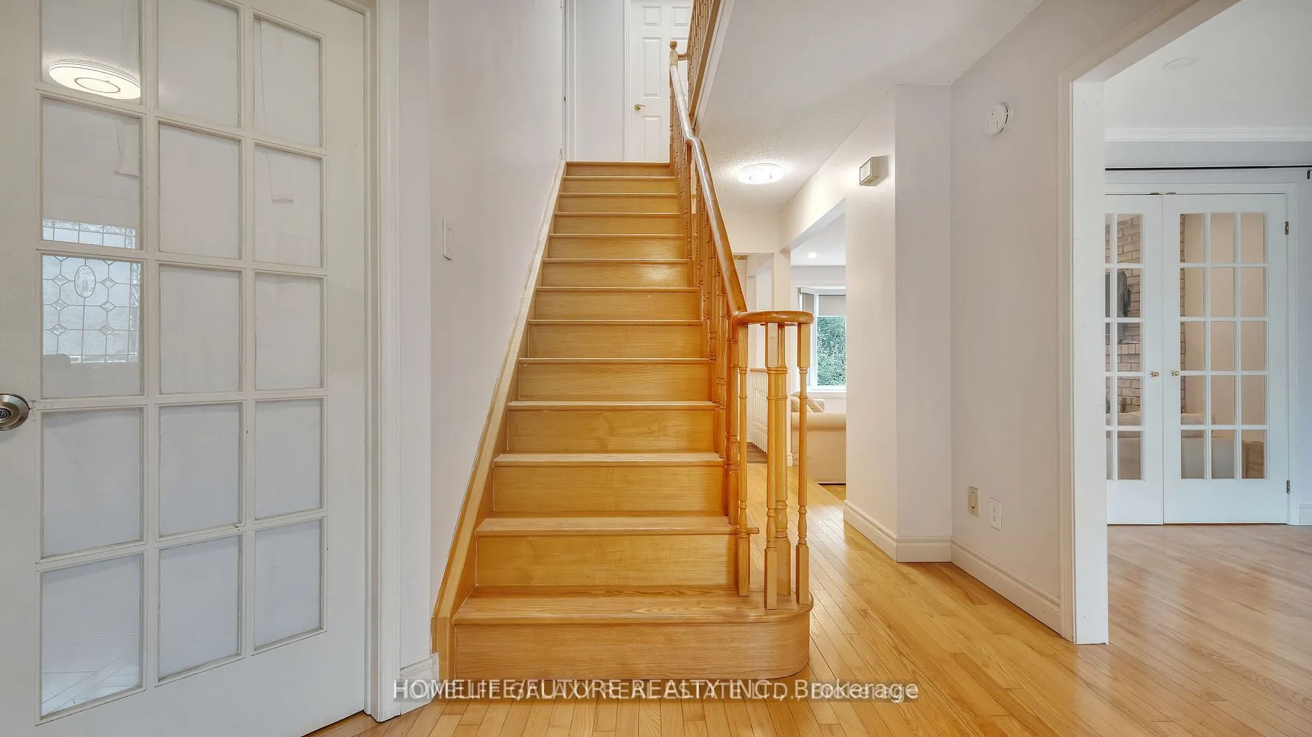 979 Copperfield Drive, #Main & 2nd Flr