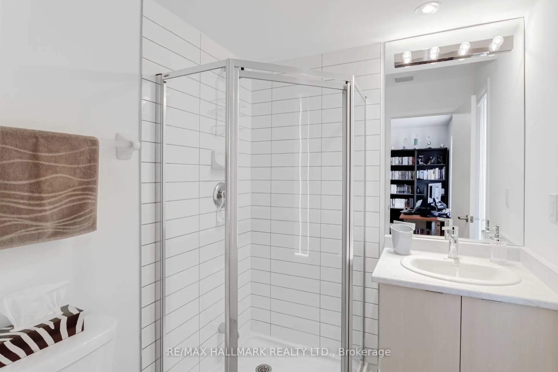 1525 Kingston Road, #803