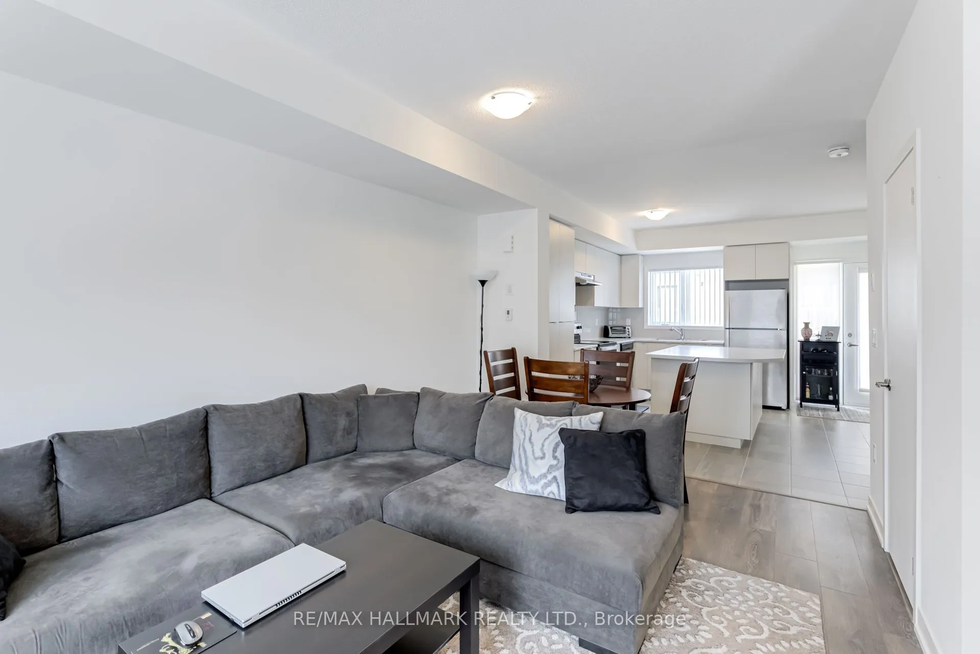 1525 Kingston Road, #803
