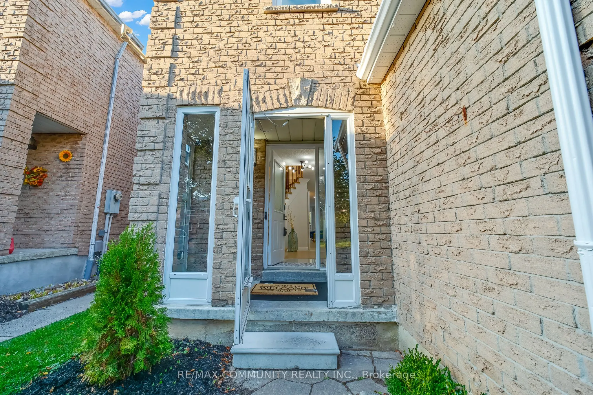 89 Hewitt Crescent