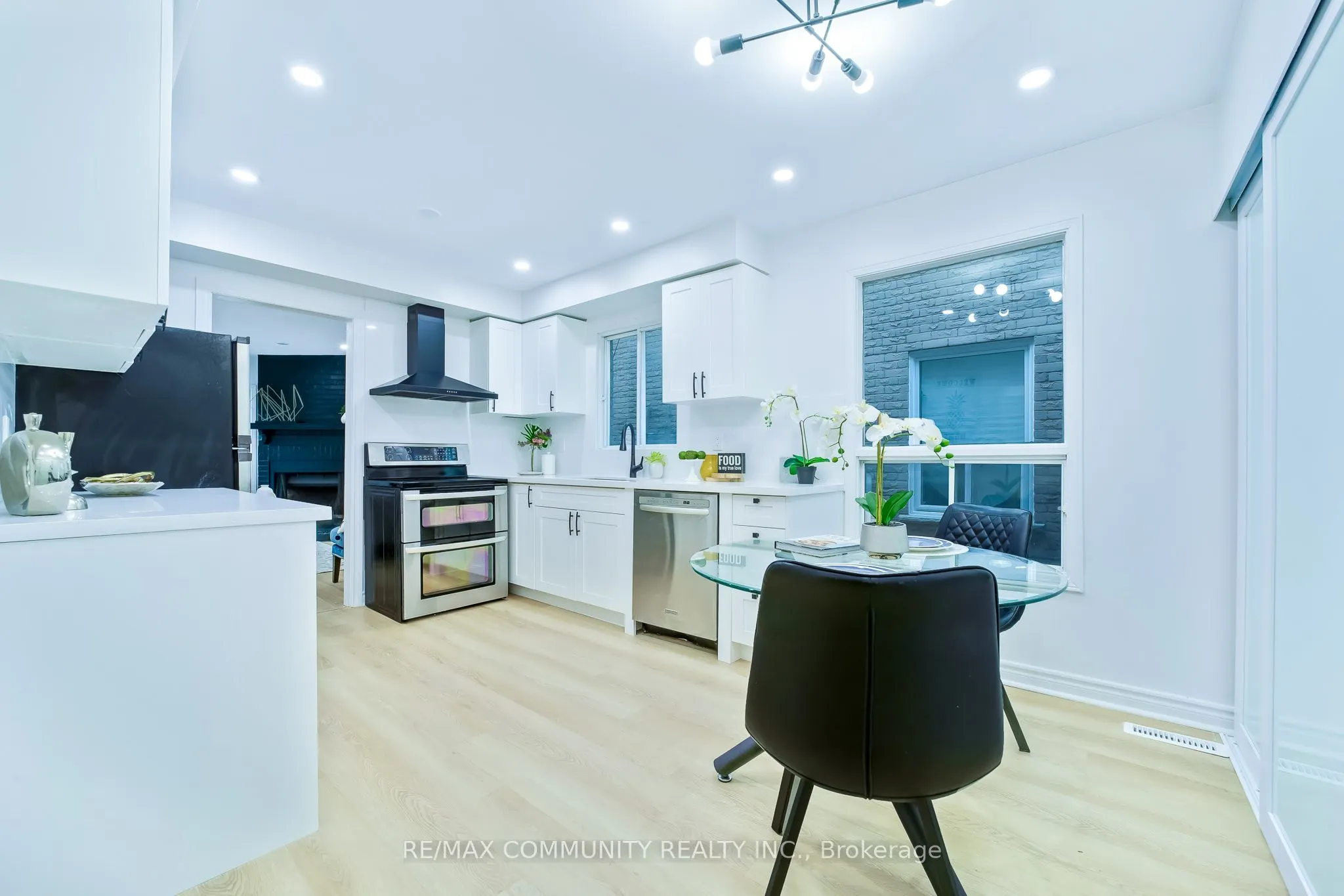 89 Hewitt Crescent