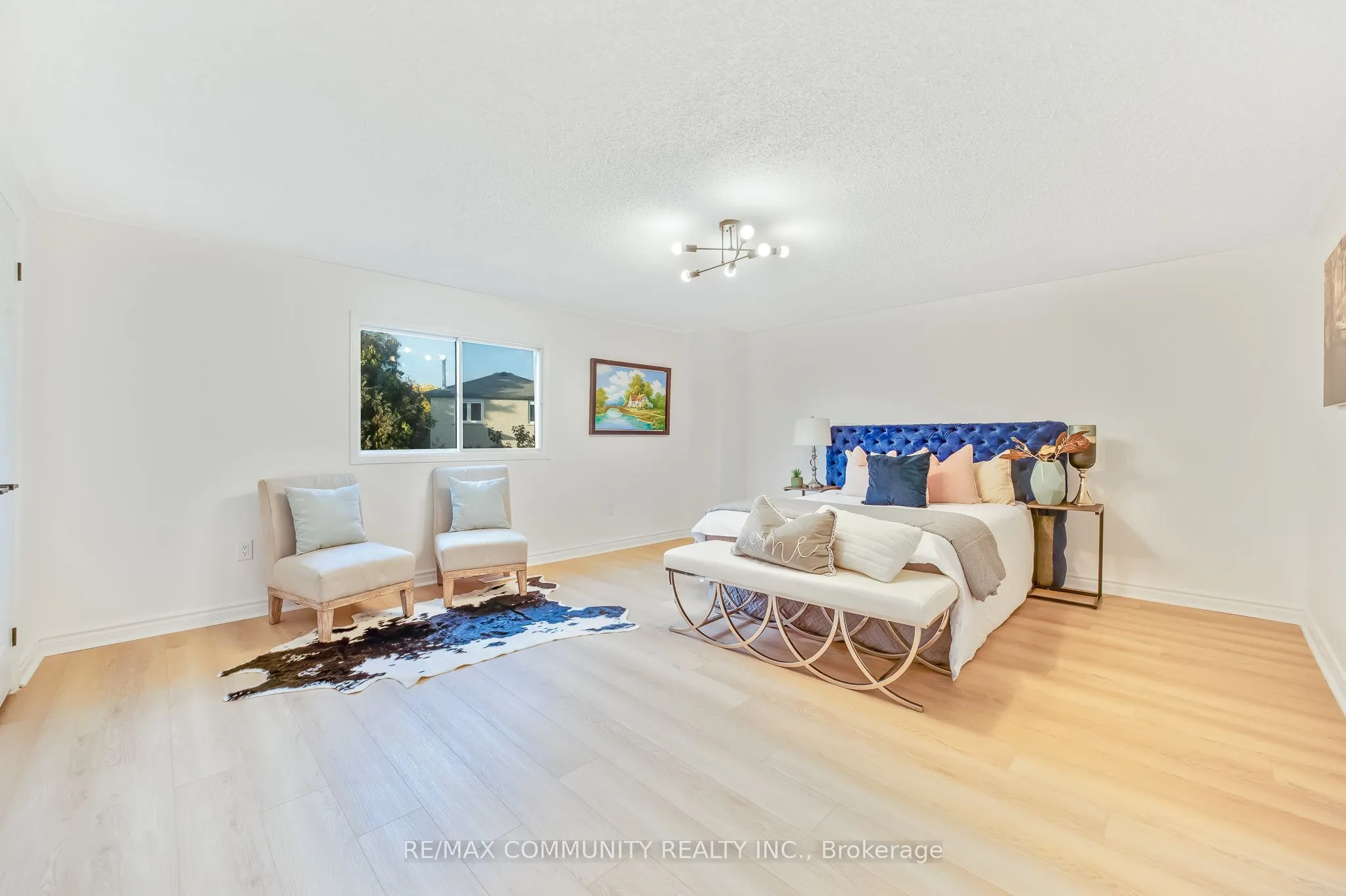 89 Hewitt Crescent