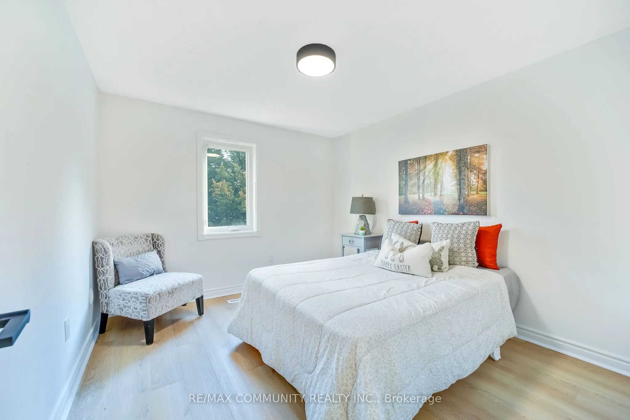 89 Hewitt Crescent