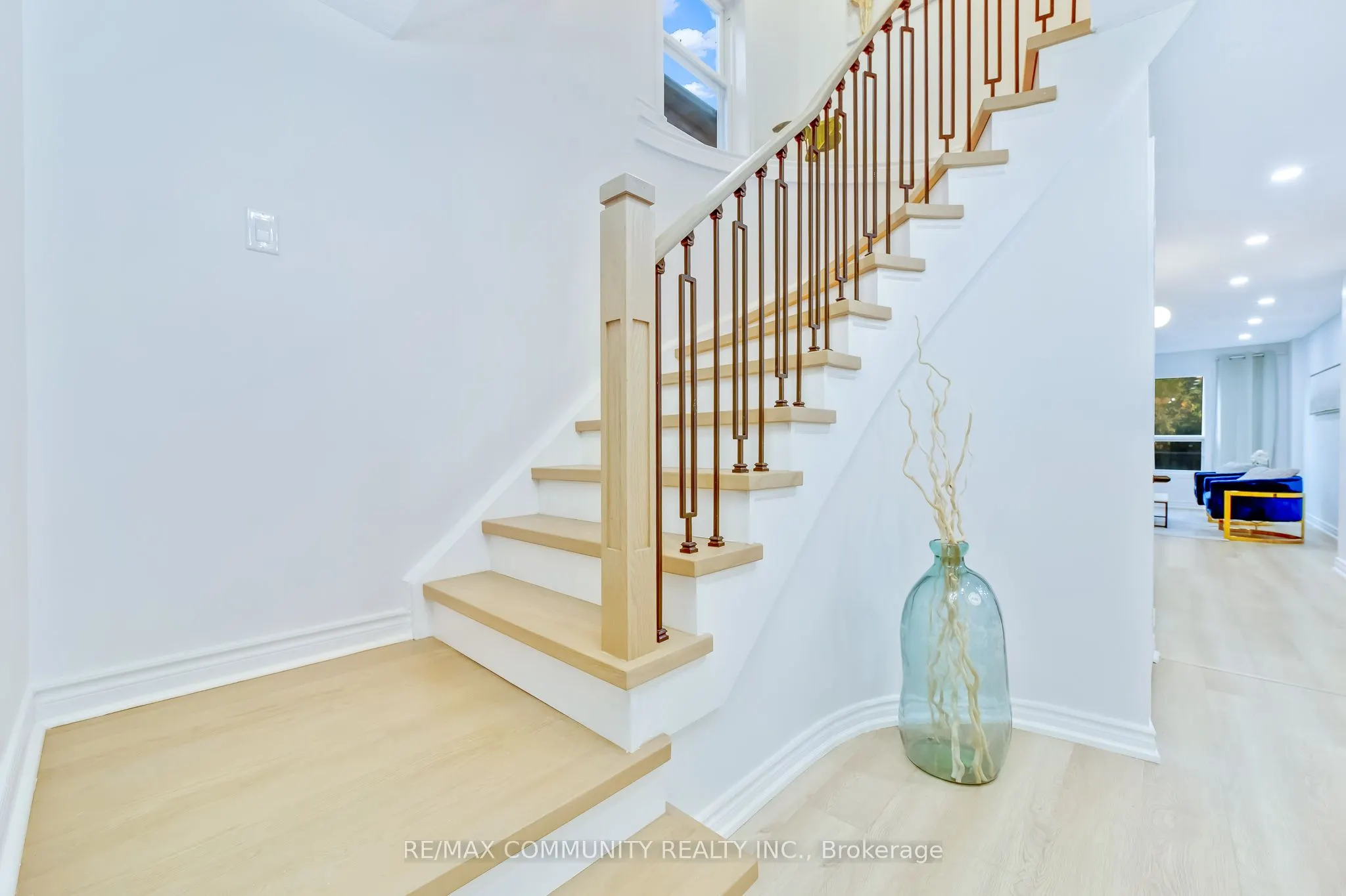 89 Hewitt Crescent