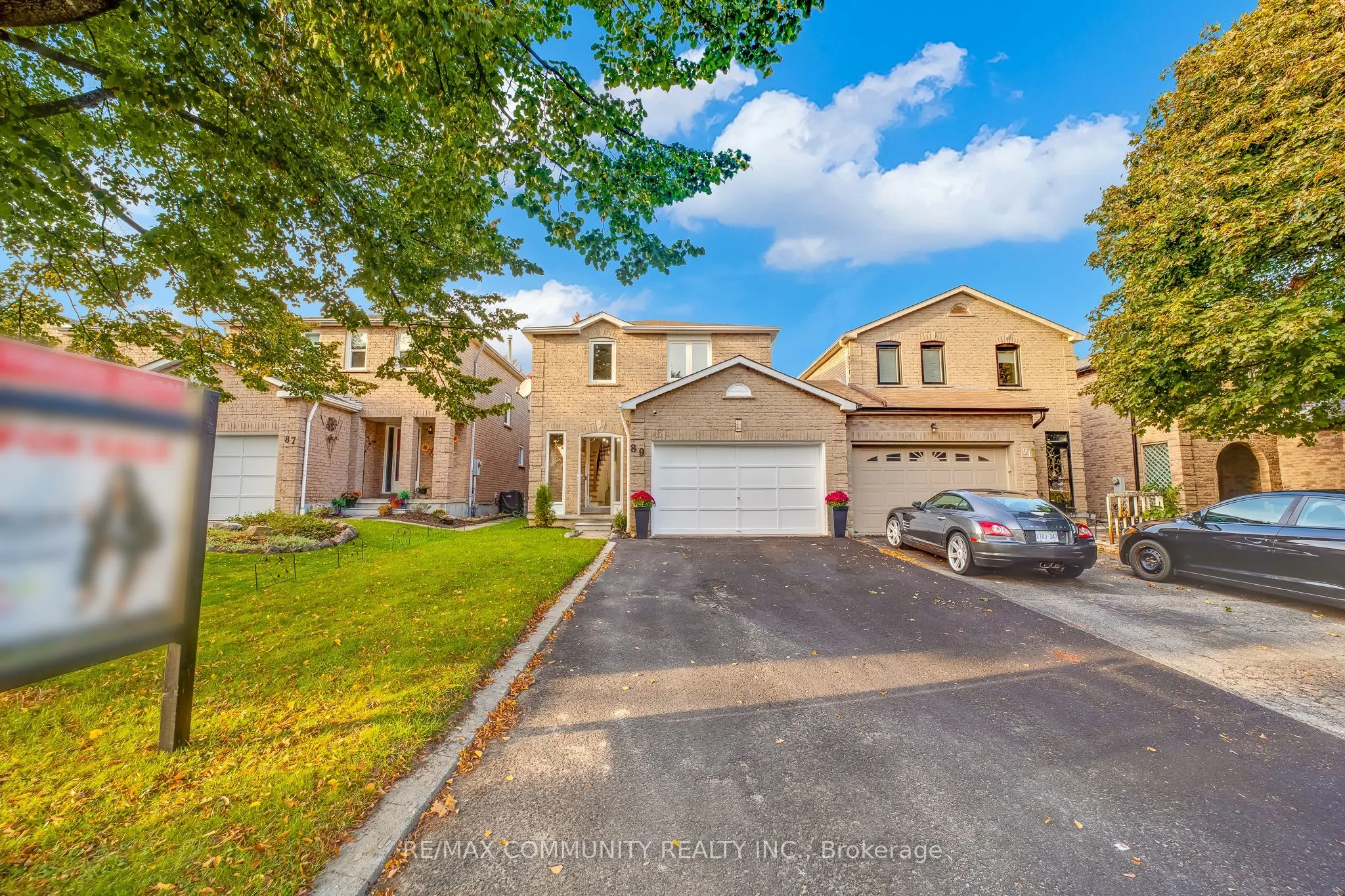 89 Hewitt Crescent