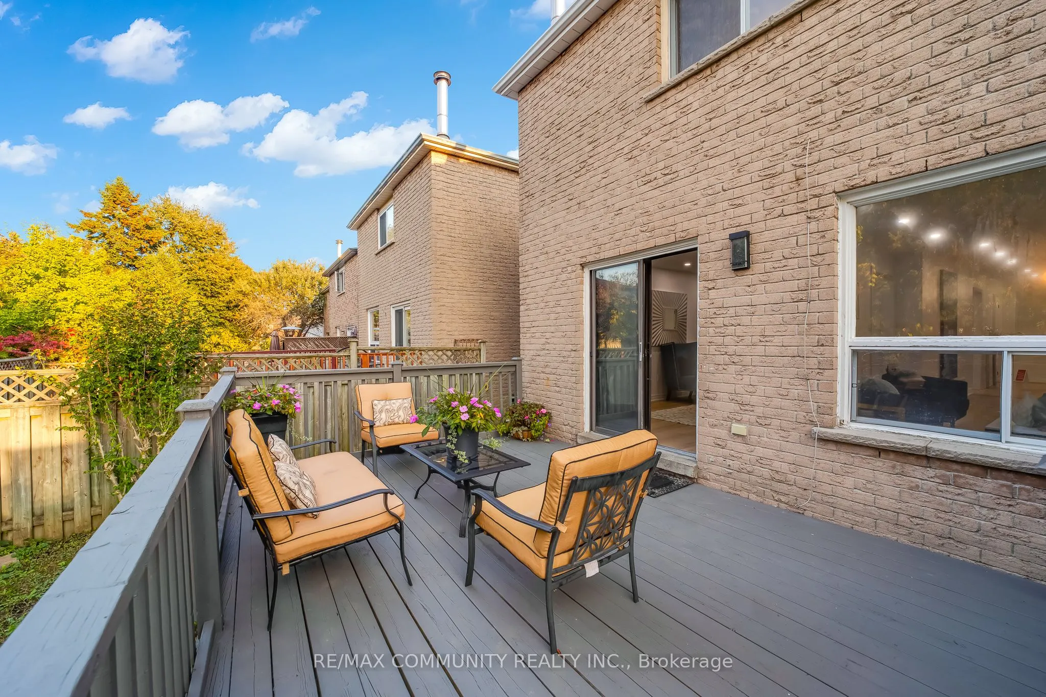 89 Hewitt Crescent