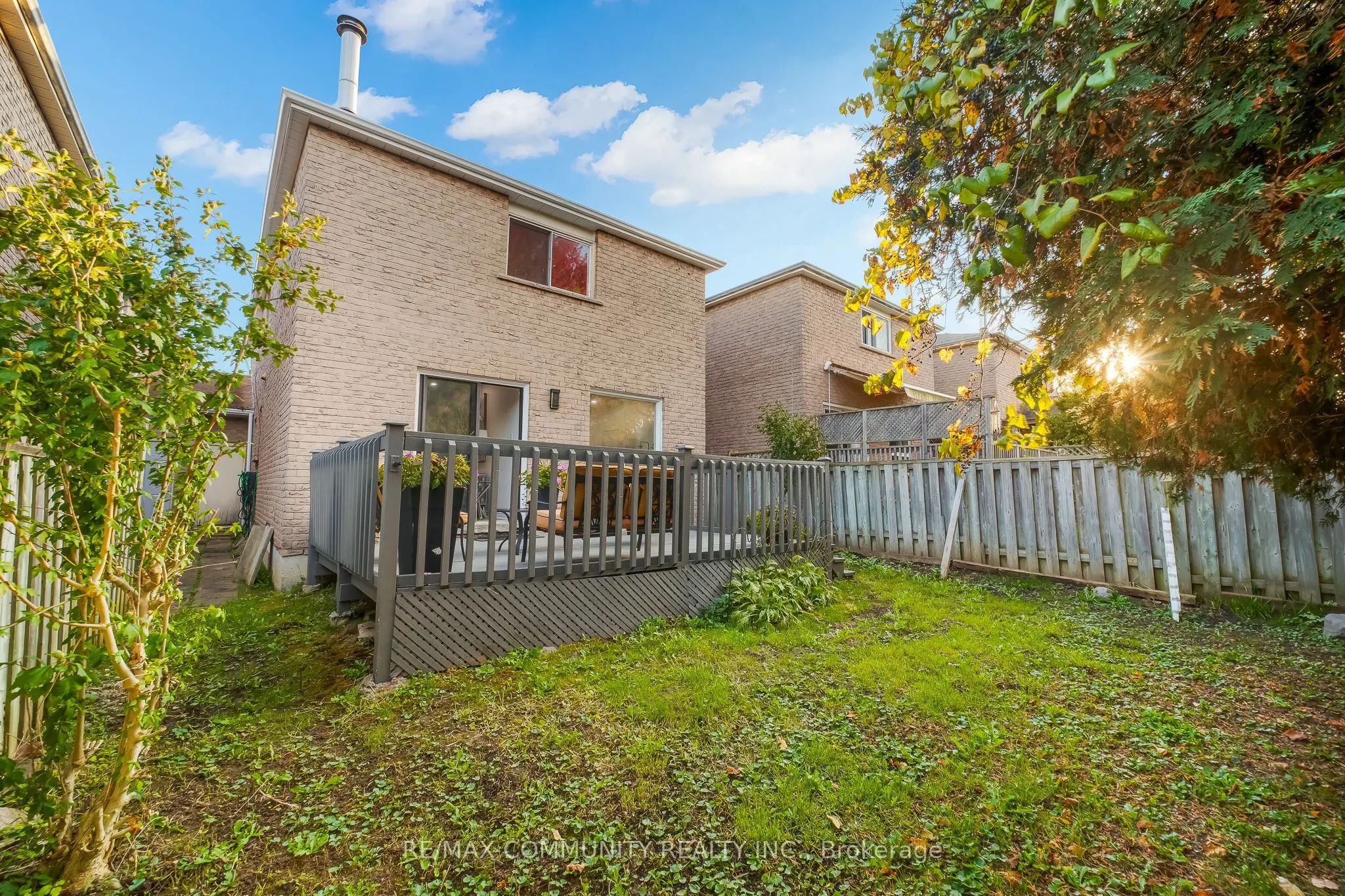 89 Hewitt Crescent