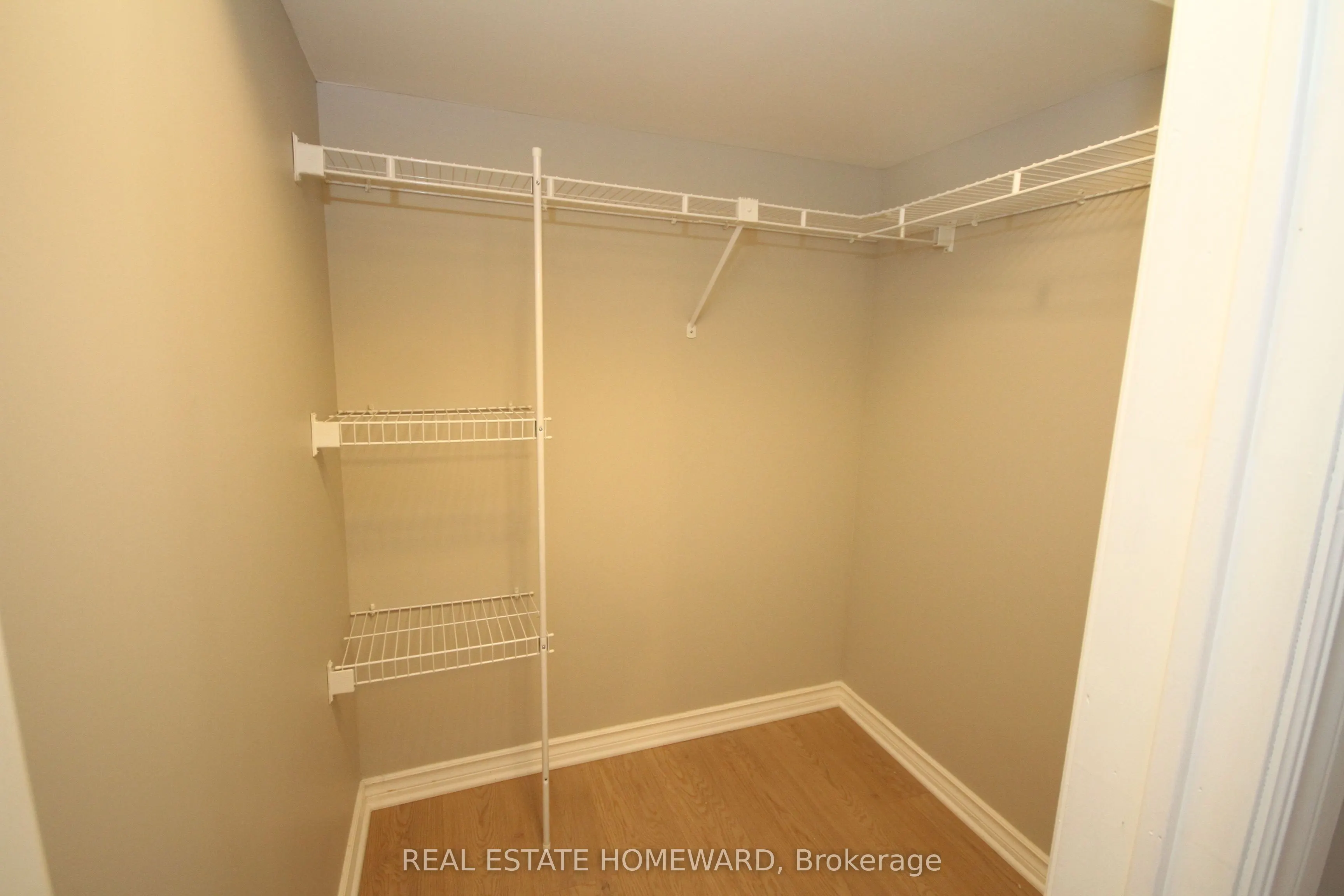 101 Kingsmount Park Road, #Lower