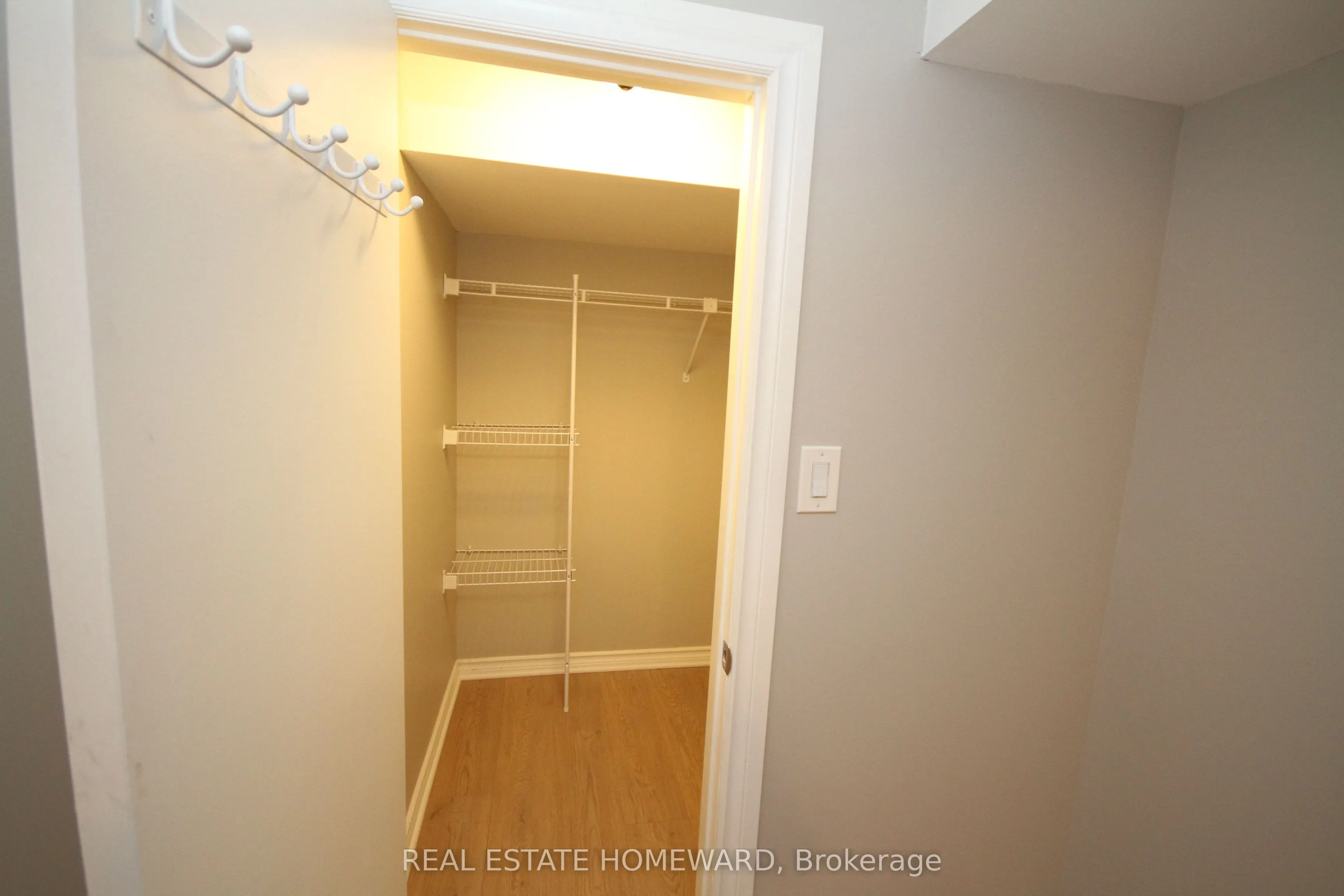 101 Kingsmount Park Road, #Lower
