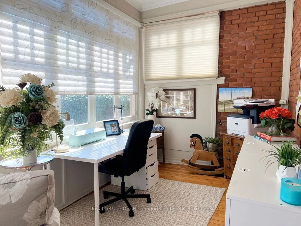 305 Trent Street W