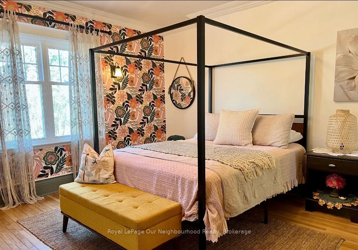 305 Trent Street W