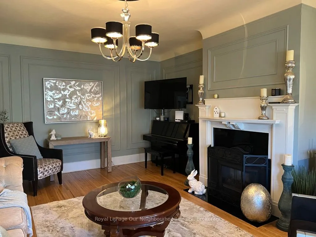 305 Trent Street W