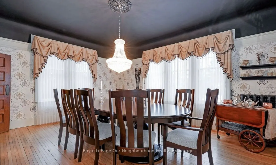 305 Trent Street W