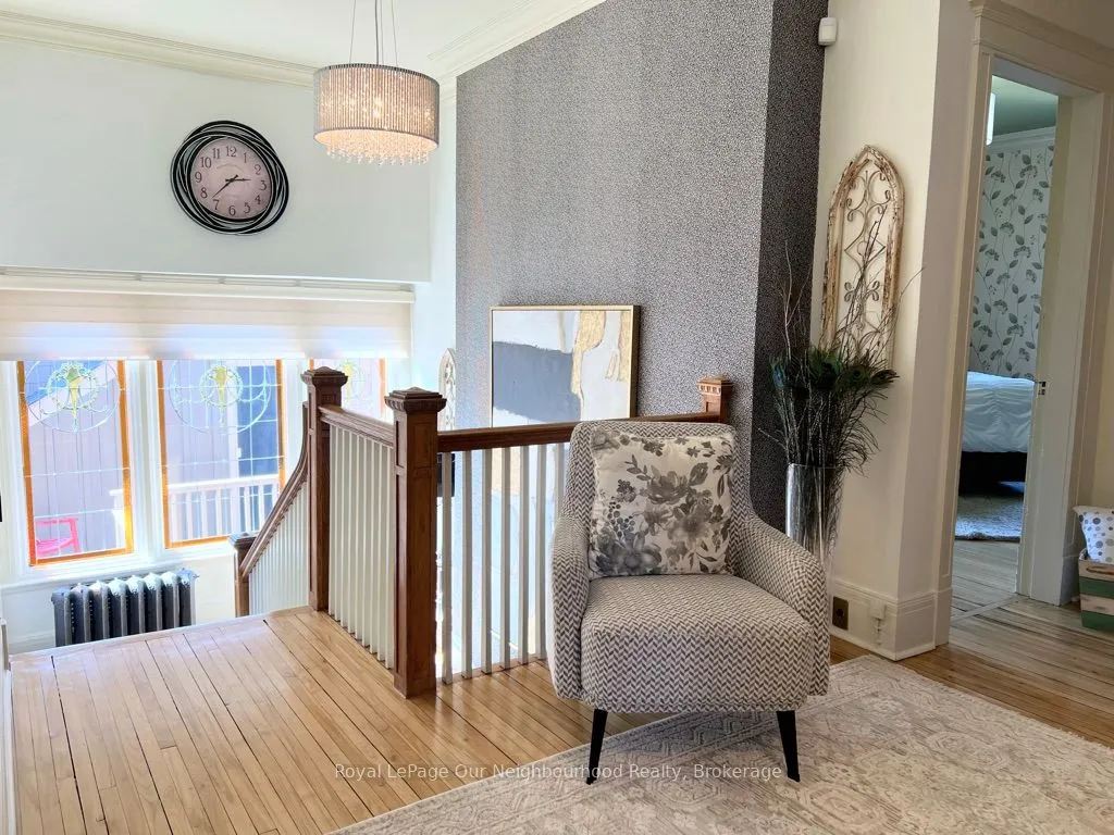 305 Trent Street W