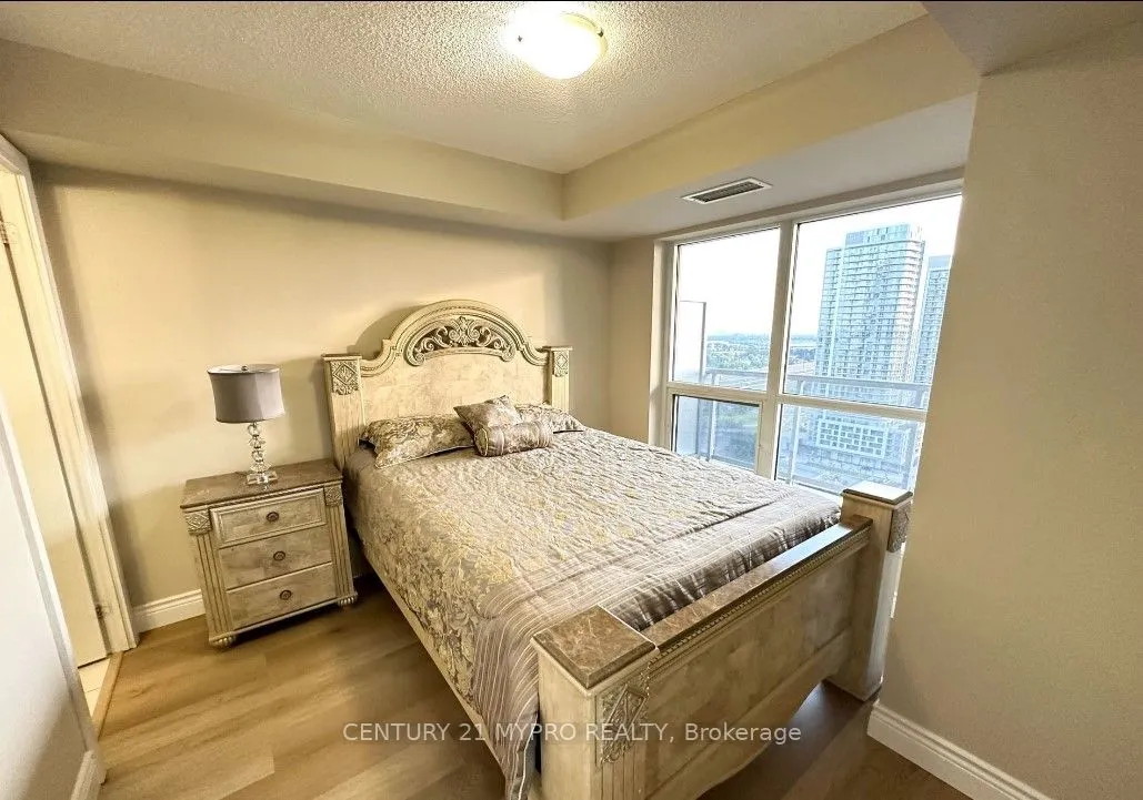 151 Village Green Square, #2506