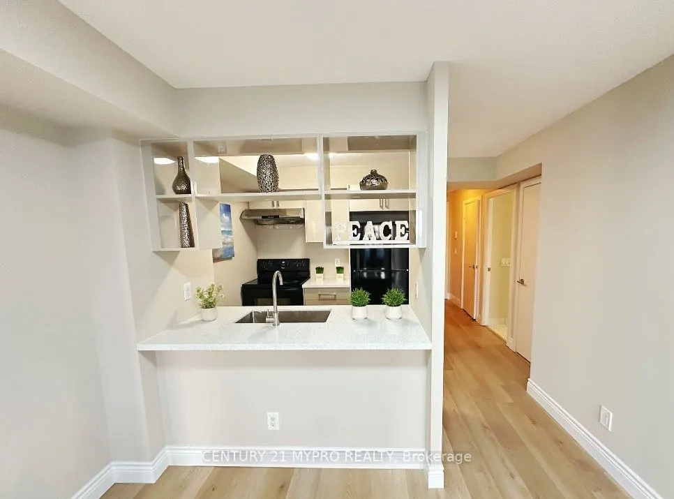 151 Village Green Square, #2506