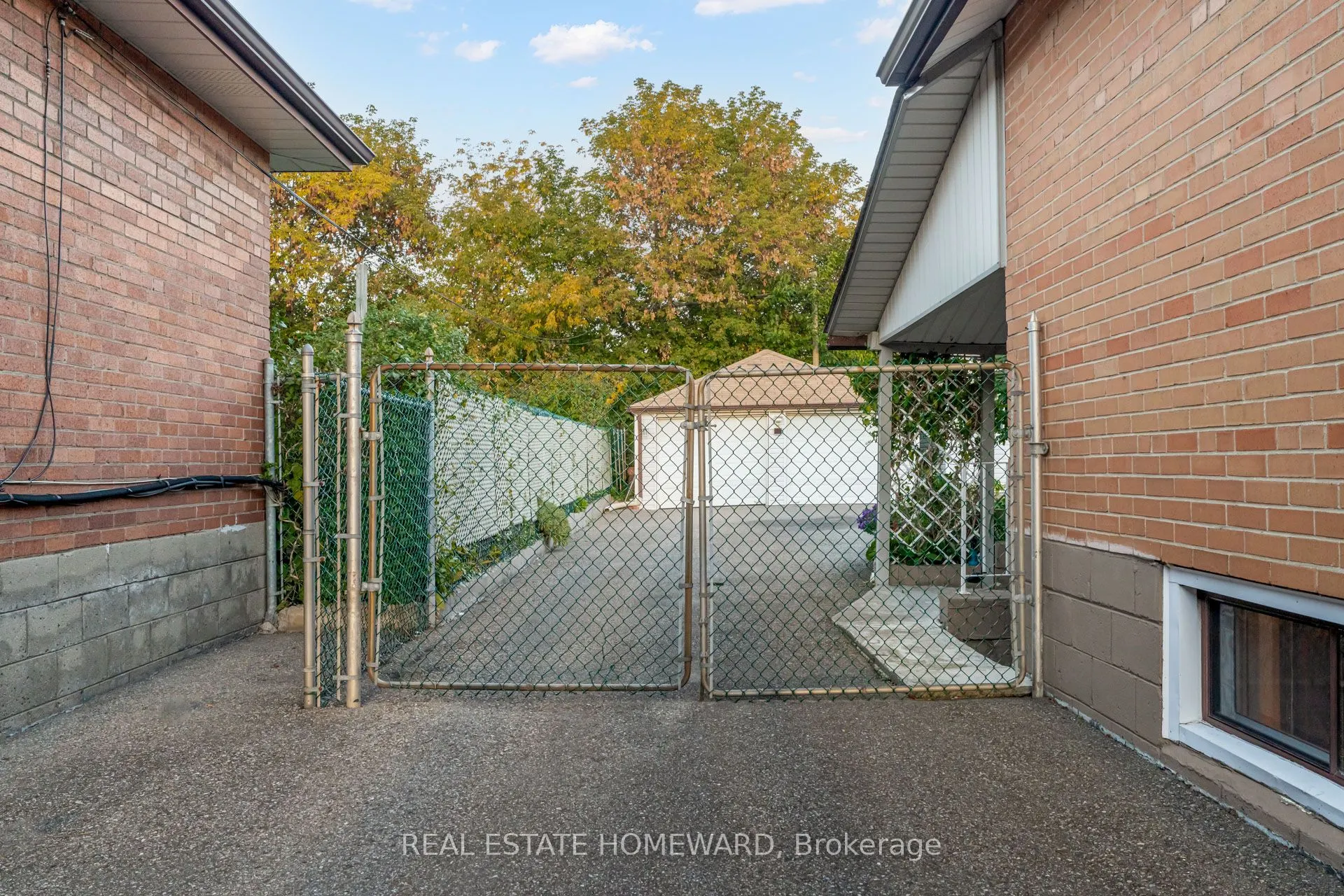 141 Brenda Crescent