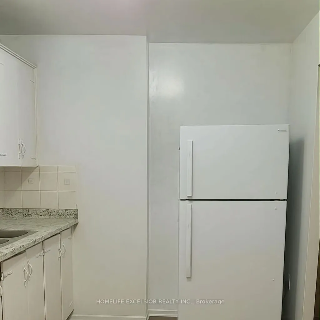 4064 Lawrence Avenue, #514