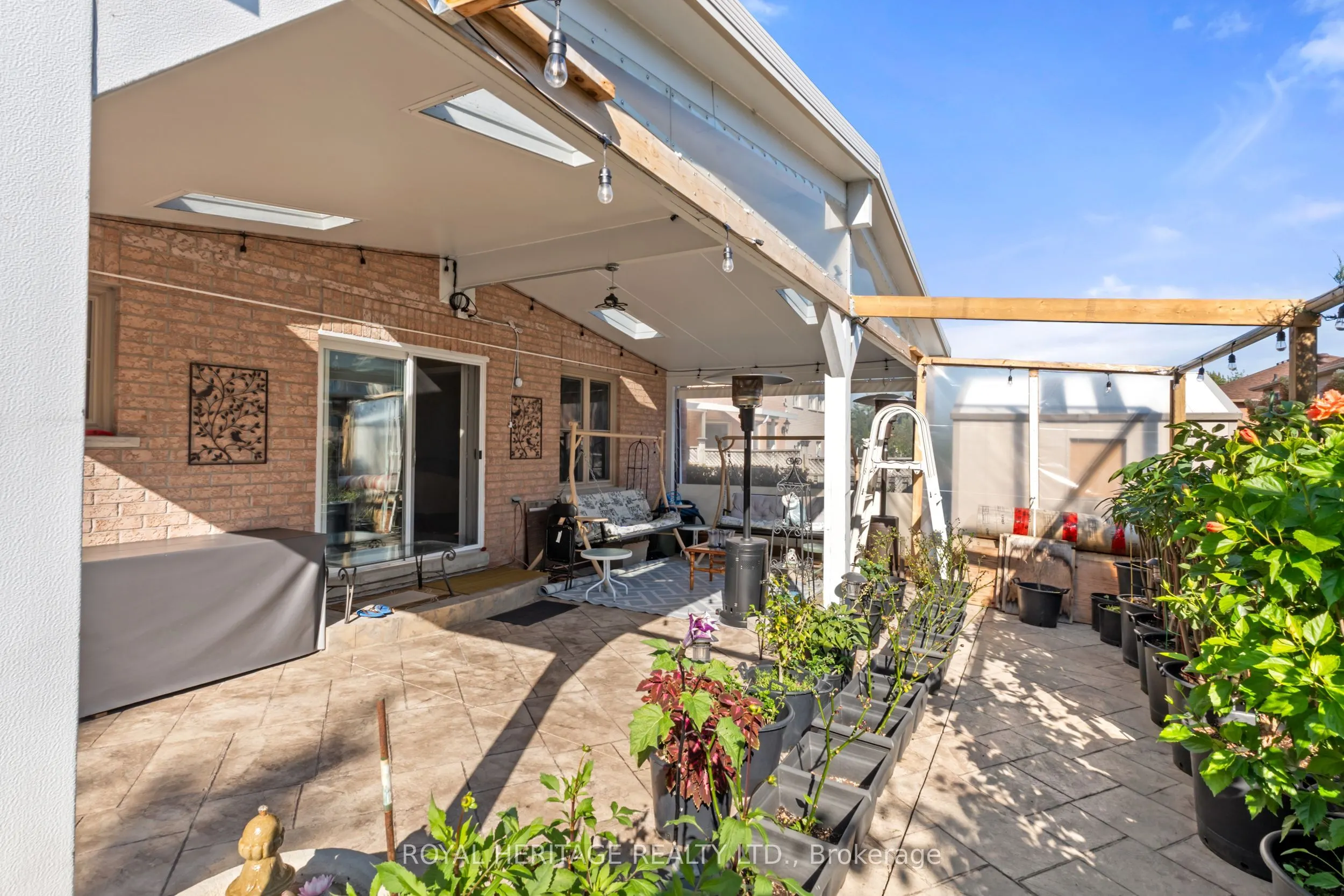 1101 Gossamer Drive