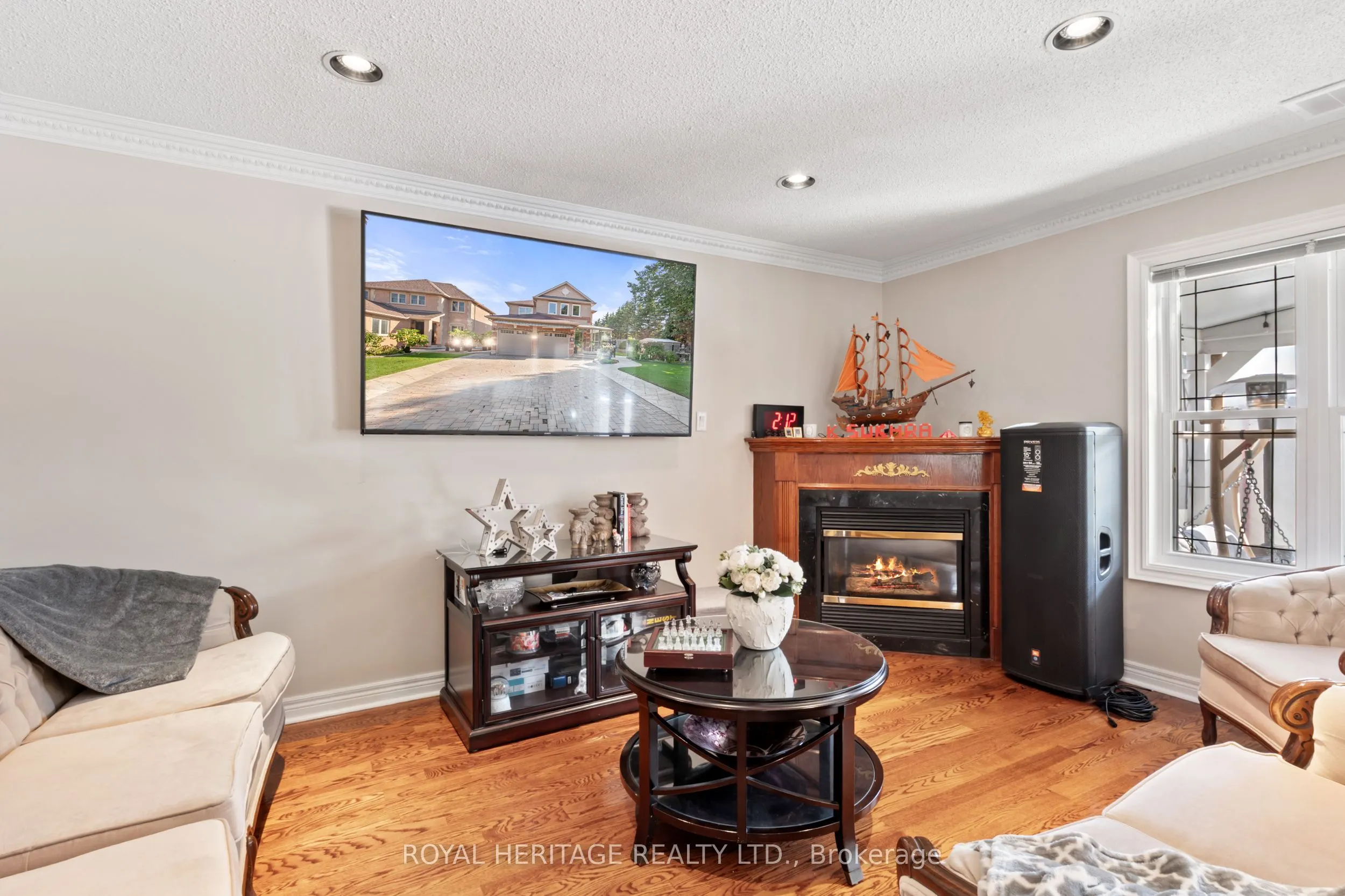 1101 Gossamer Drive