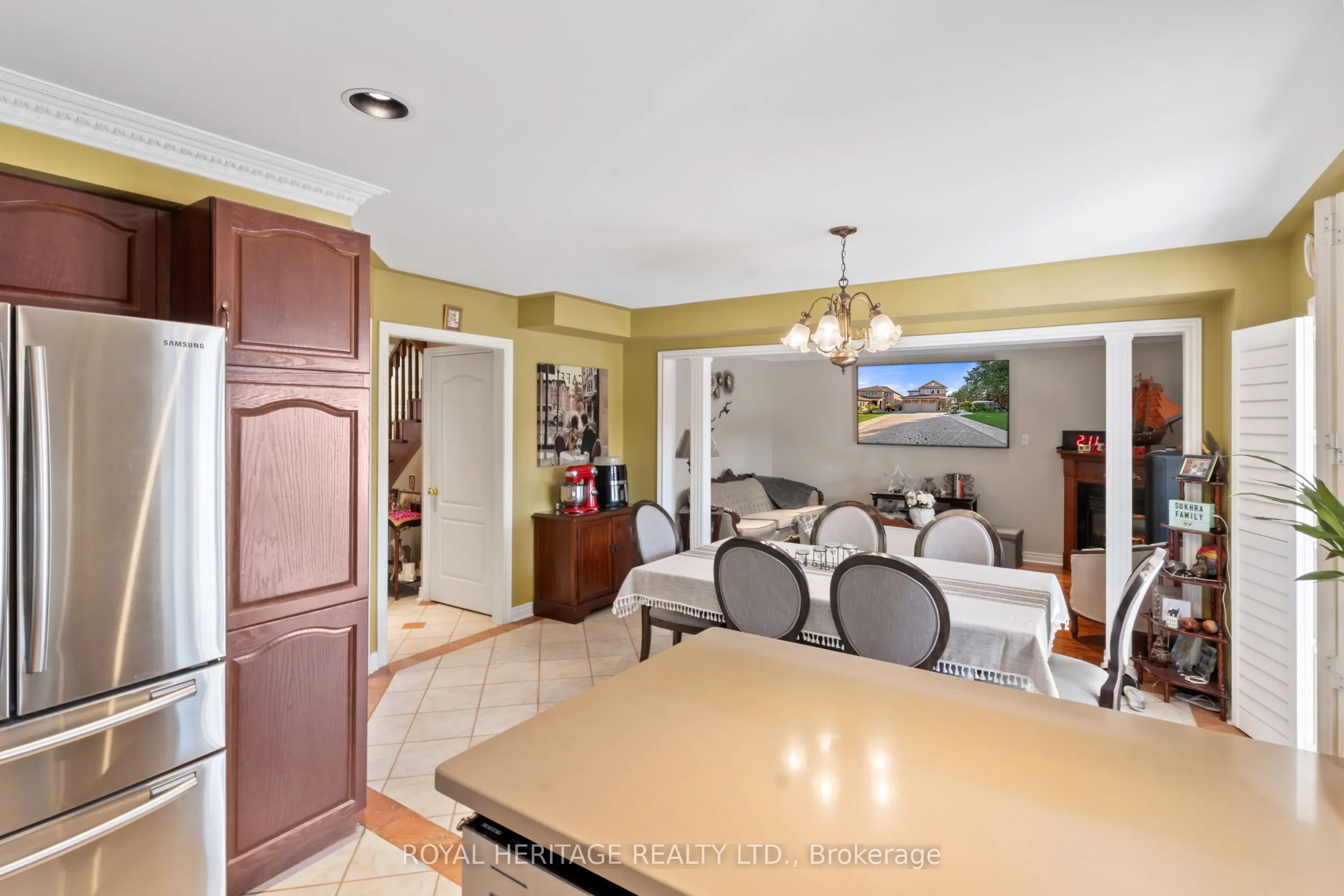 1101 Gossamer Drive