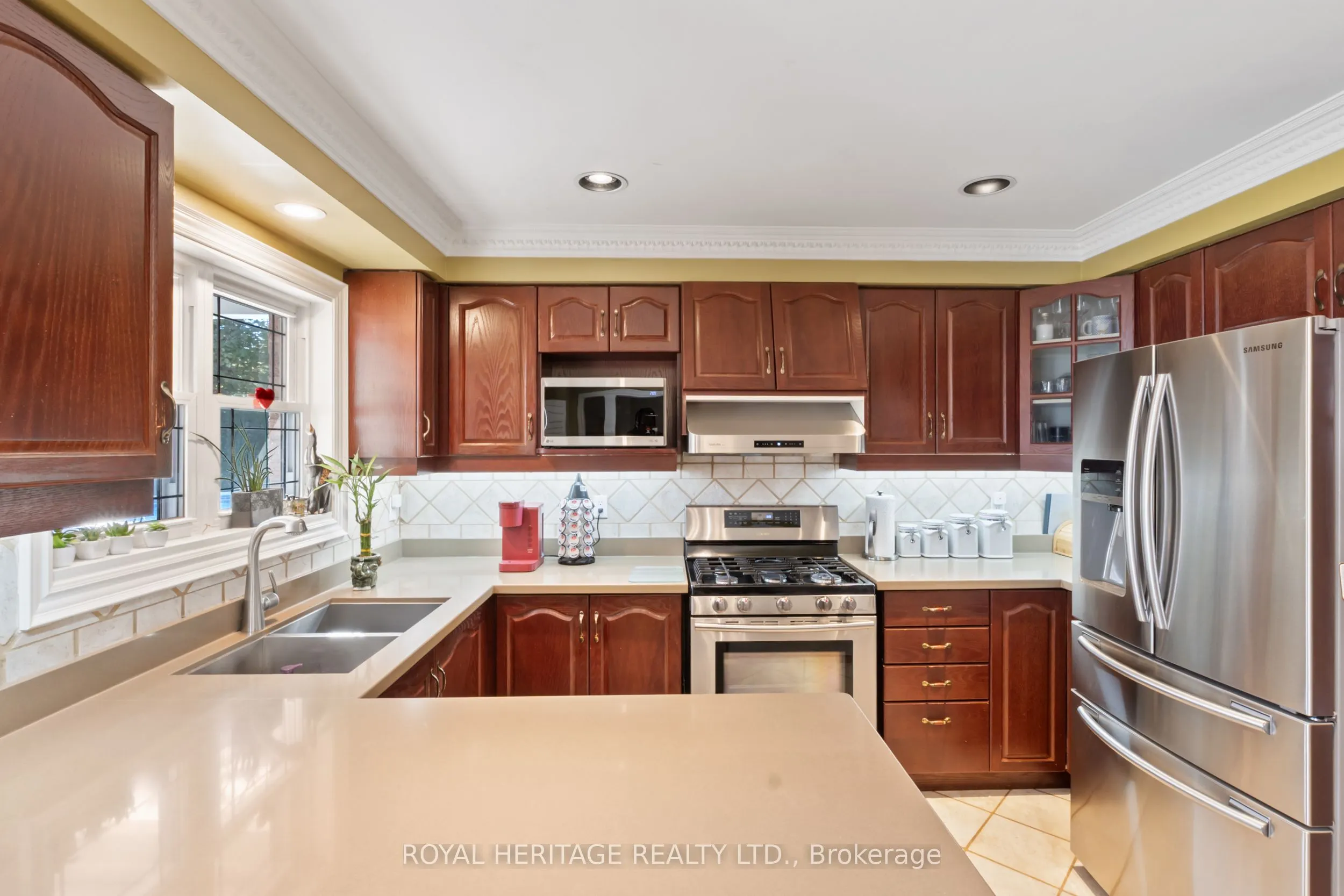 1101 Gossamer Drive
