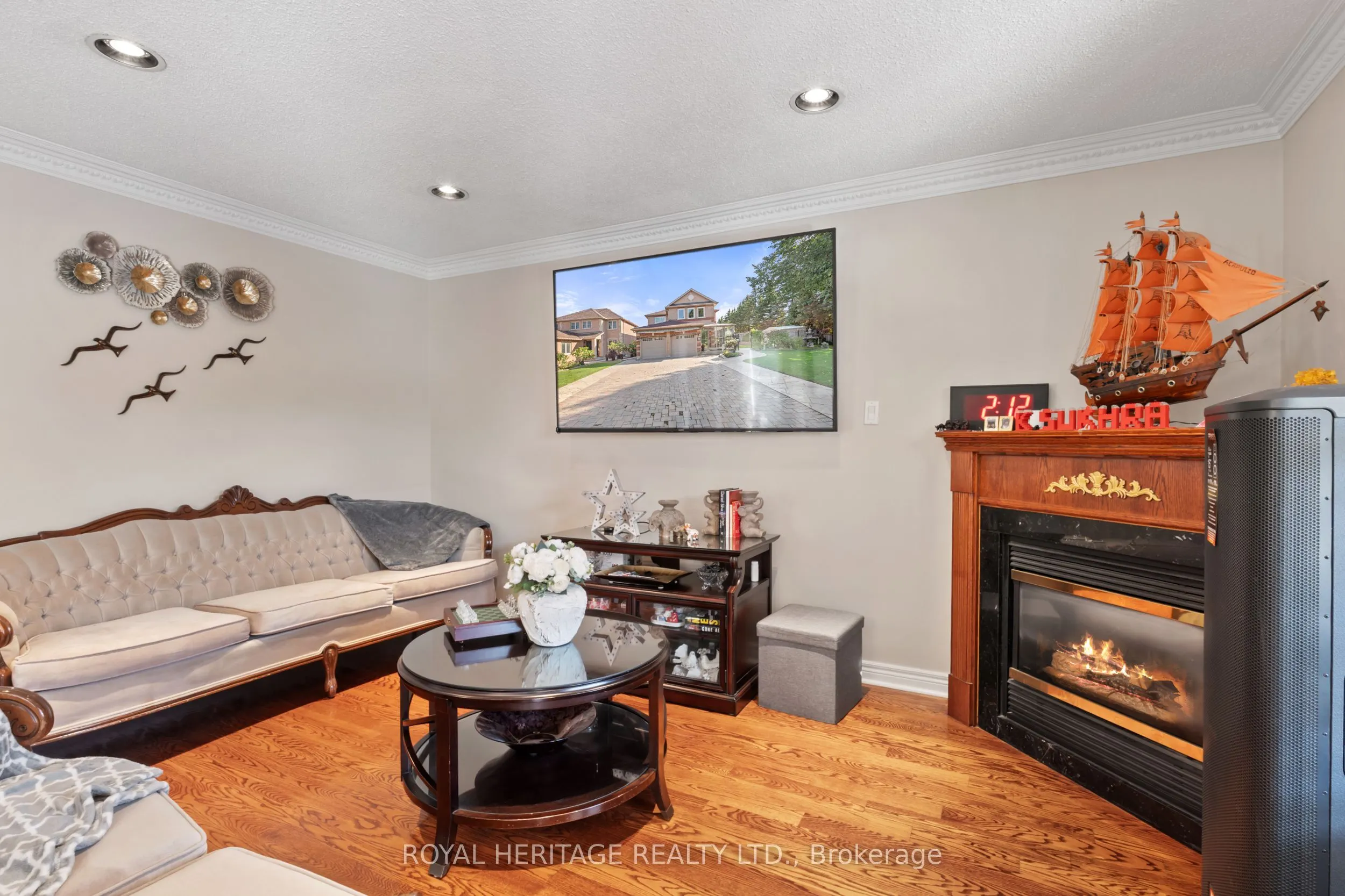 1101 Gossamer Drive
