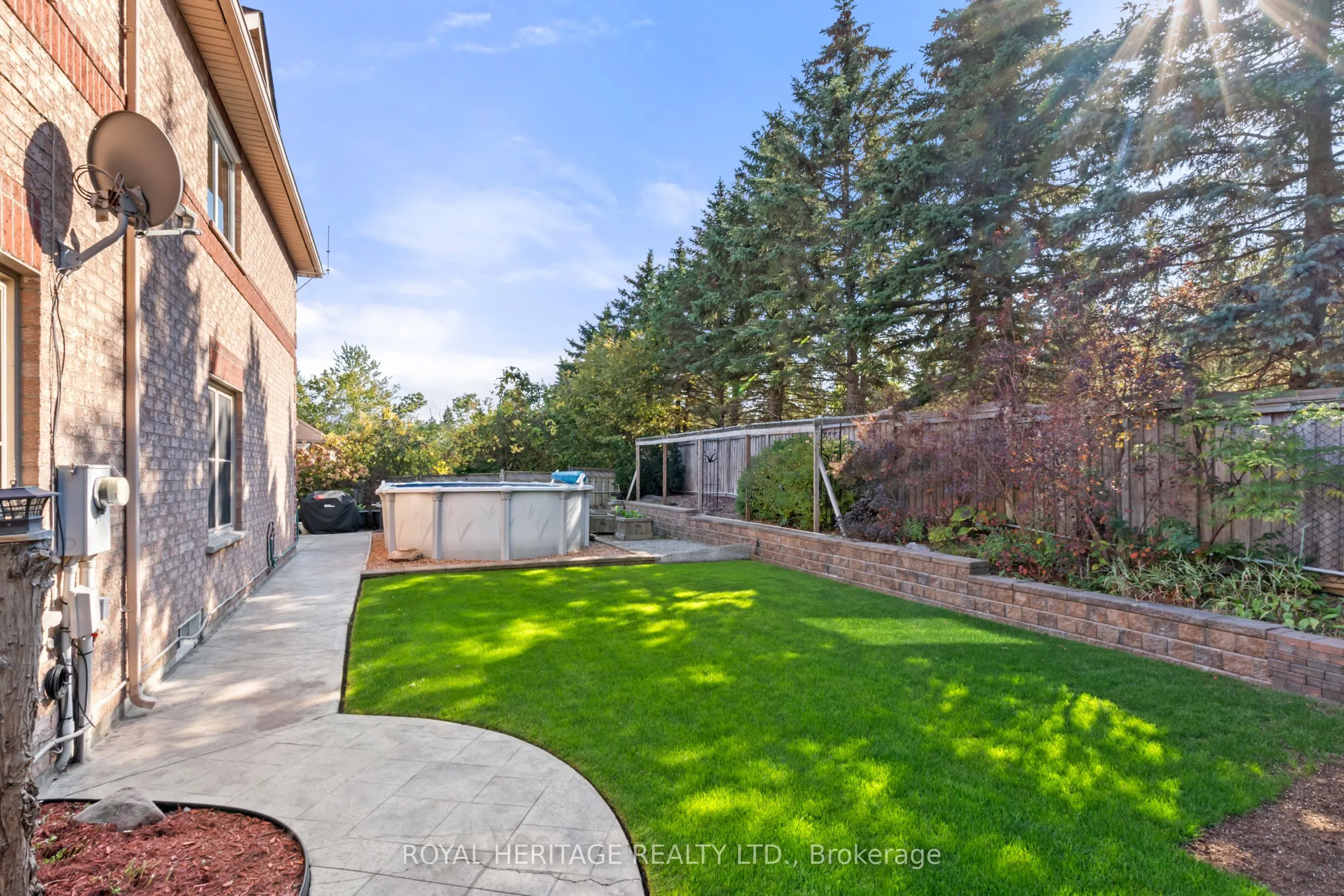 1101 Gossamer Drive