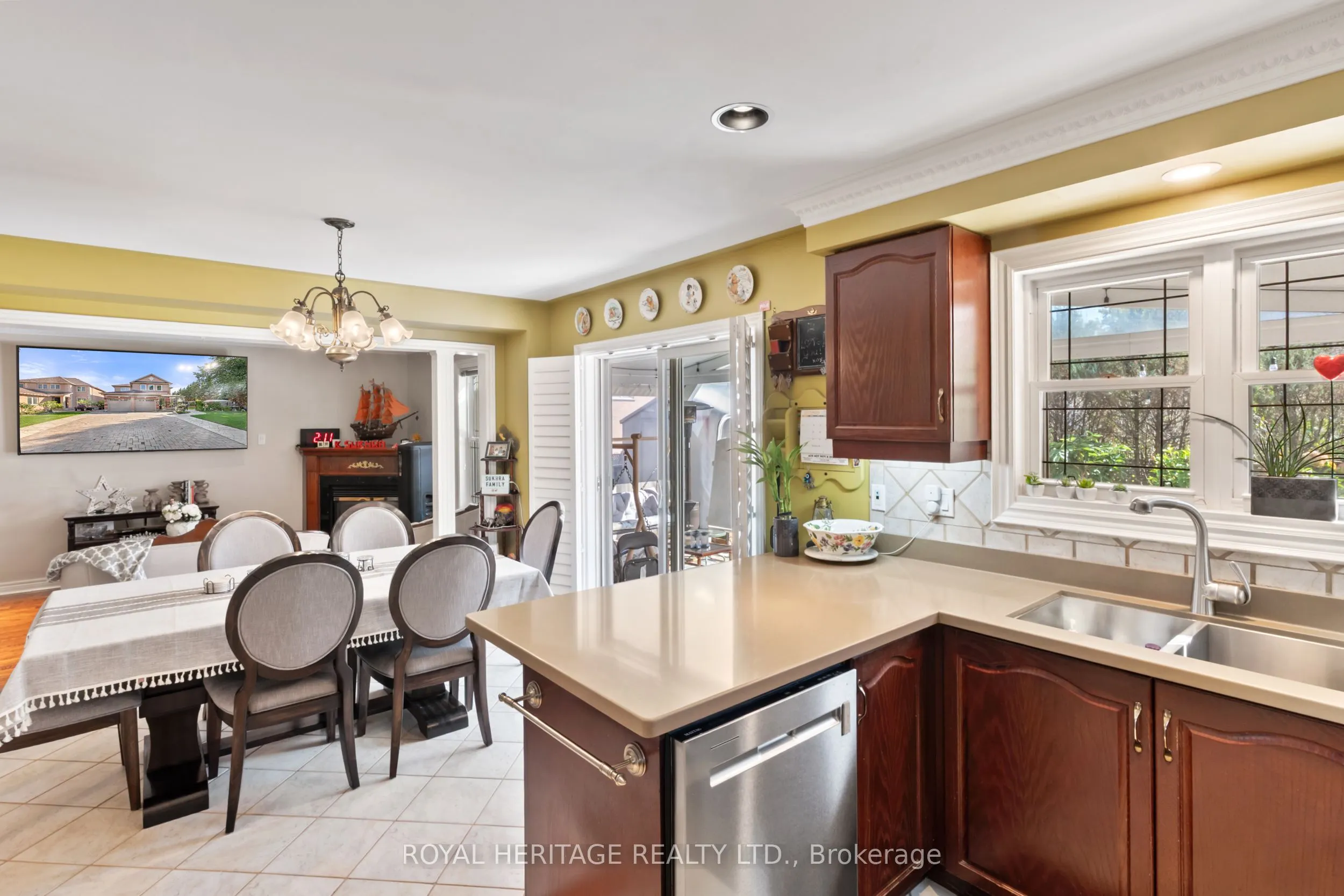1101 Gossamer Drive