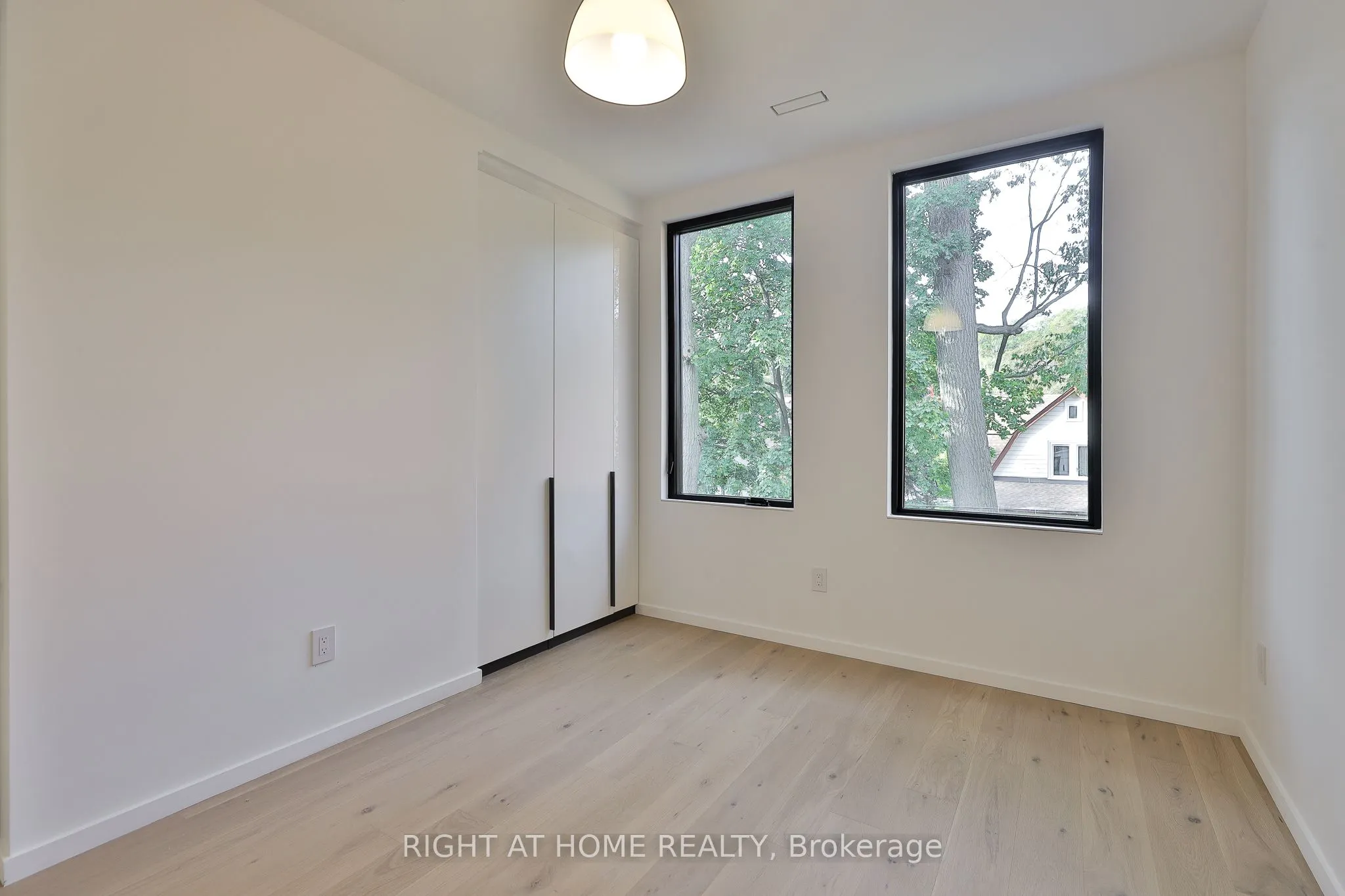 22 Duart Park Road