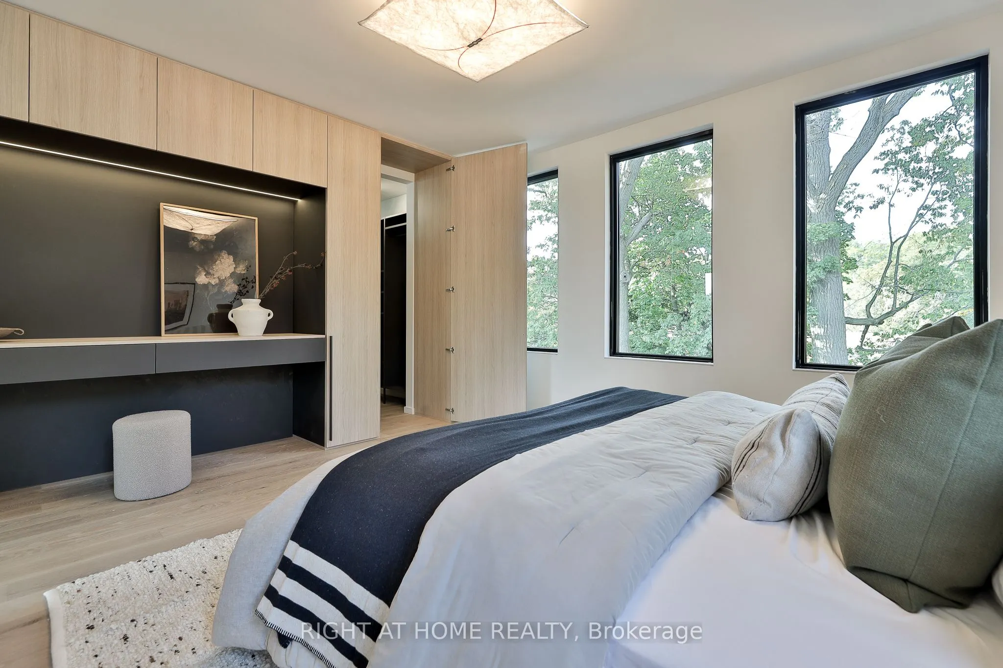 22 Duart Park Road
