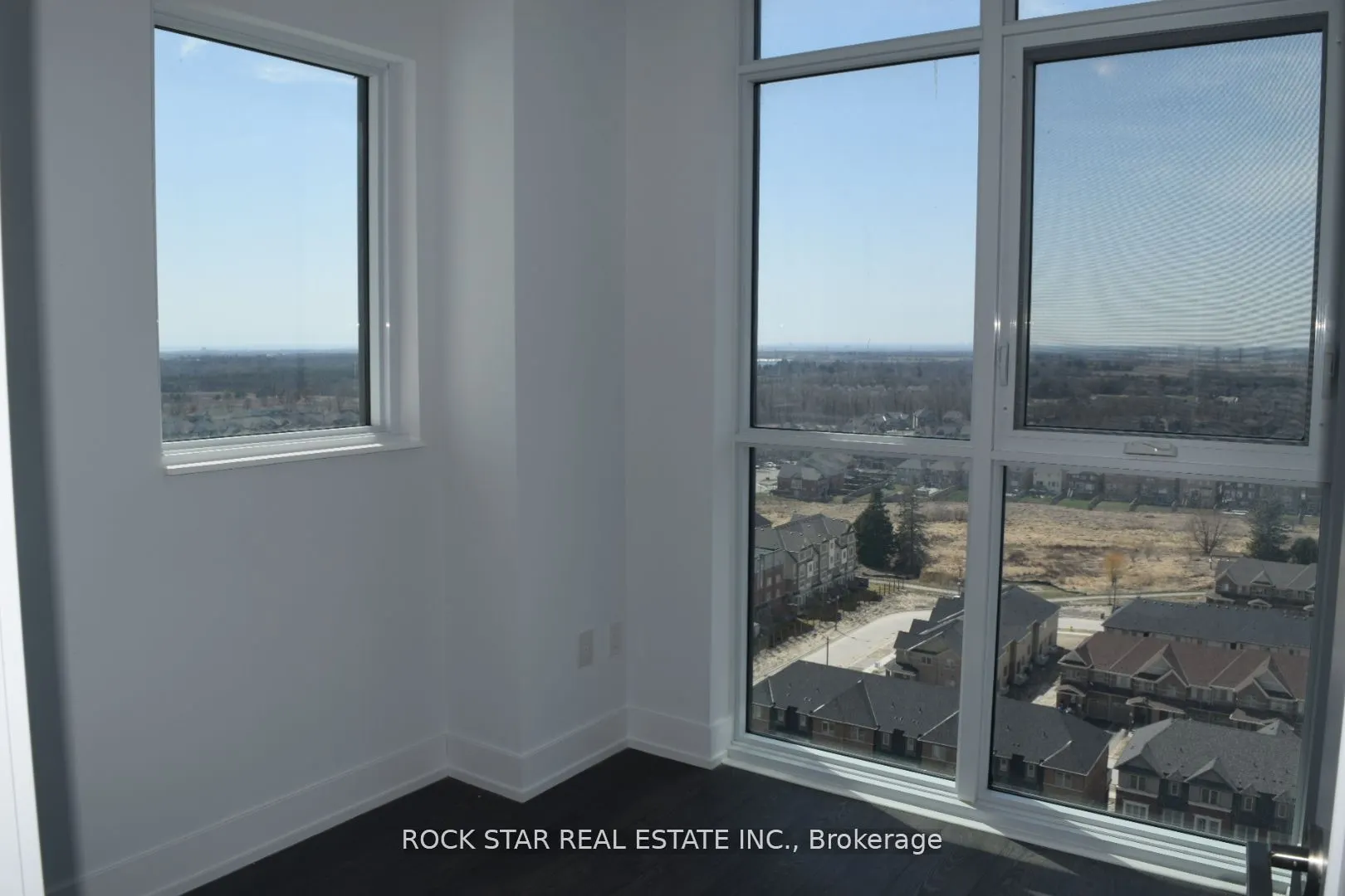 2550 Simcoe Street N, #1717