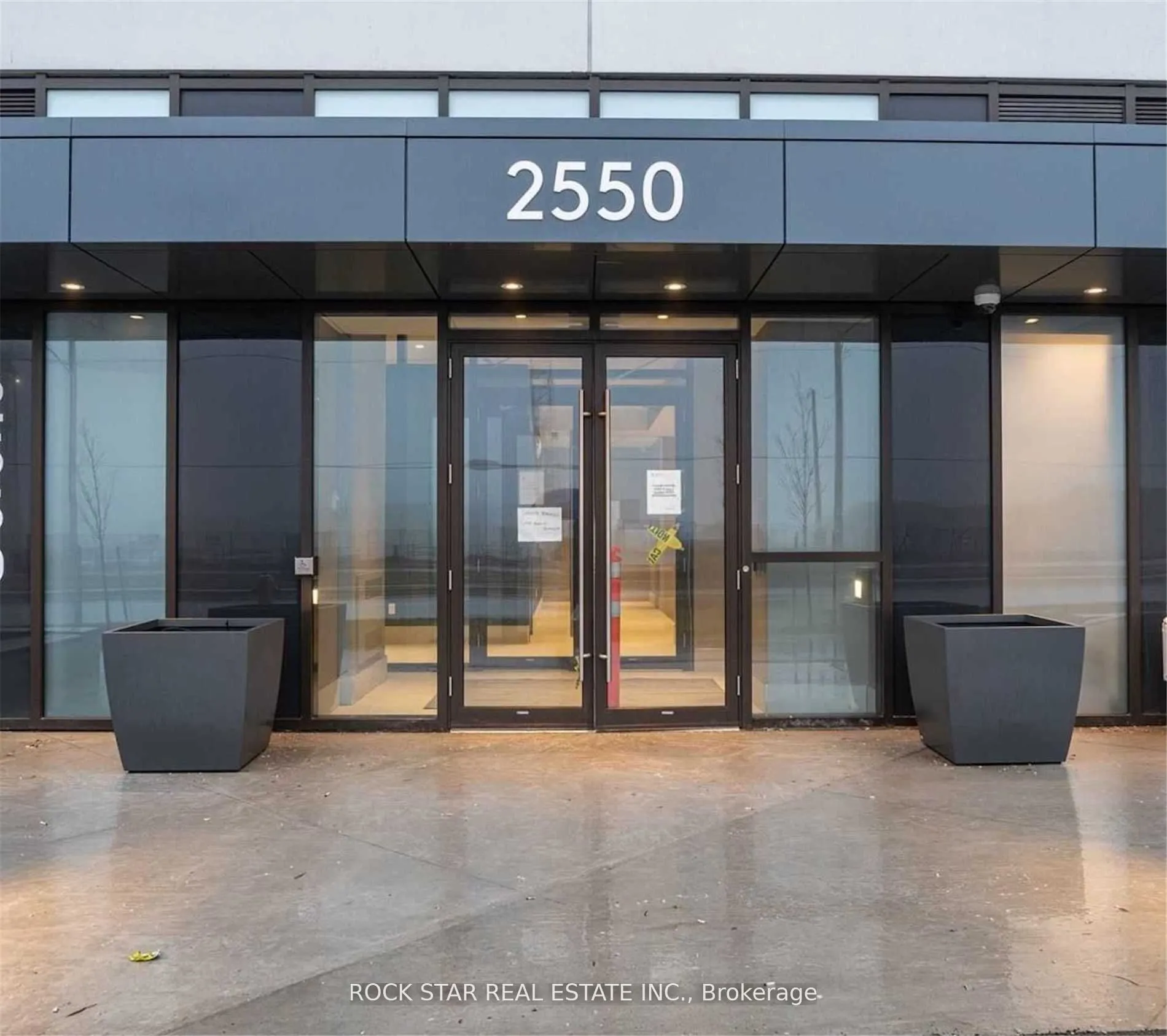 2550 Simcoe Street N, #1717
