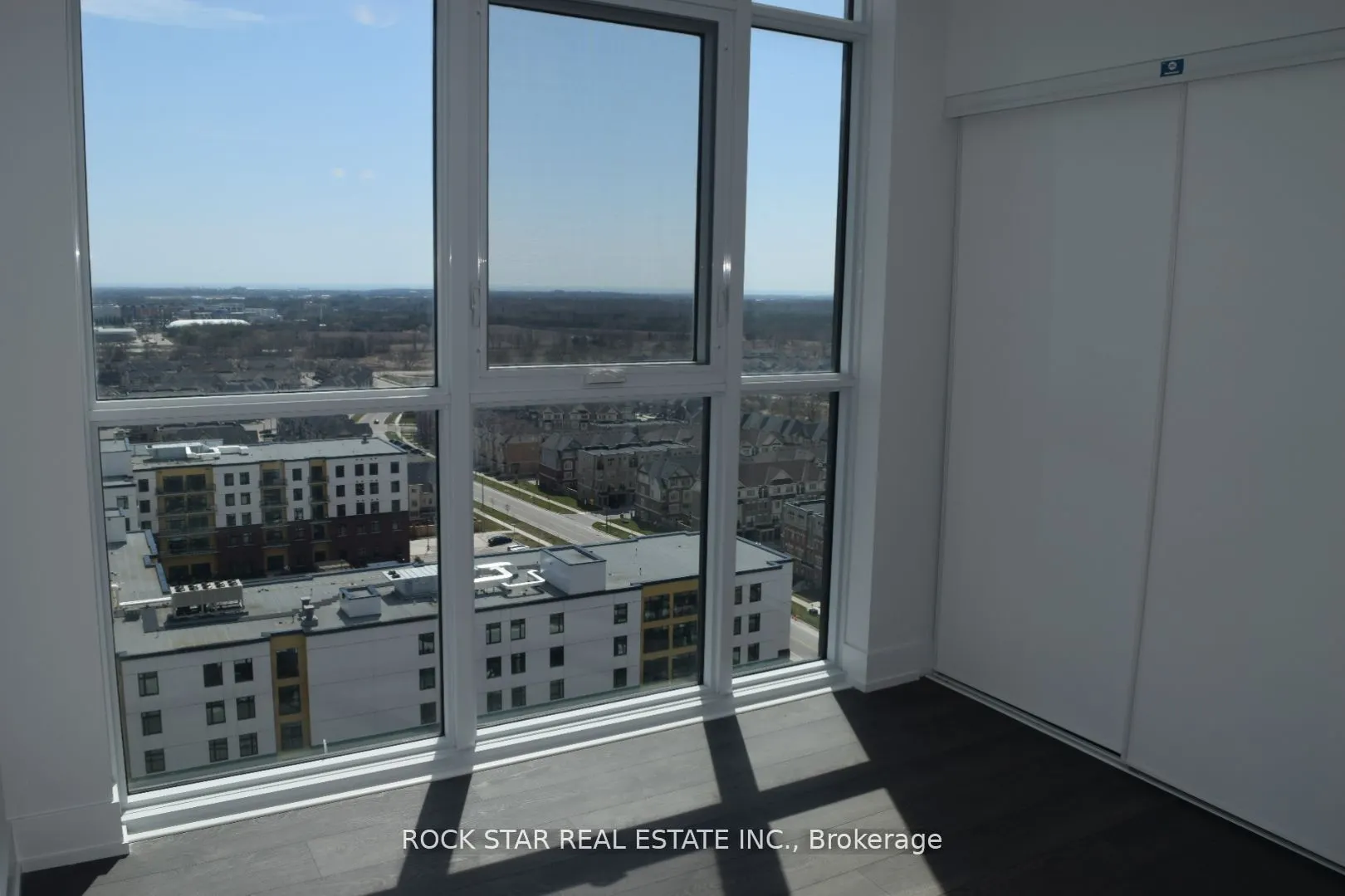2550 Simcoe Street N, #1717