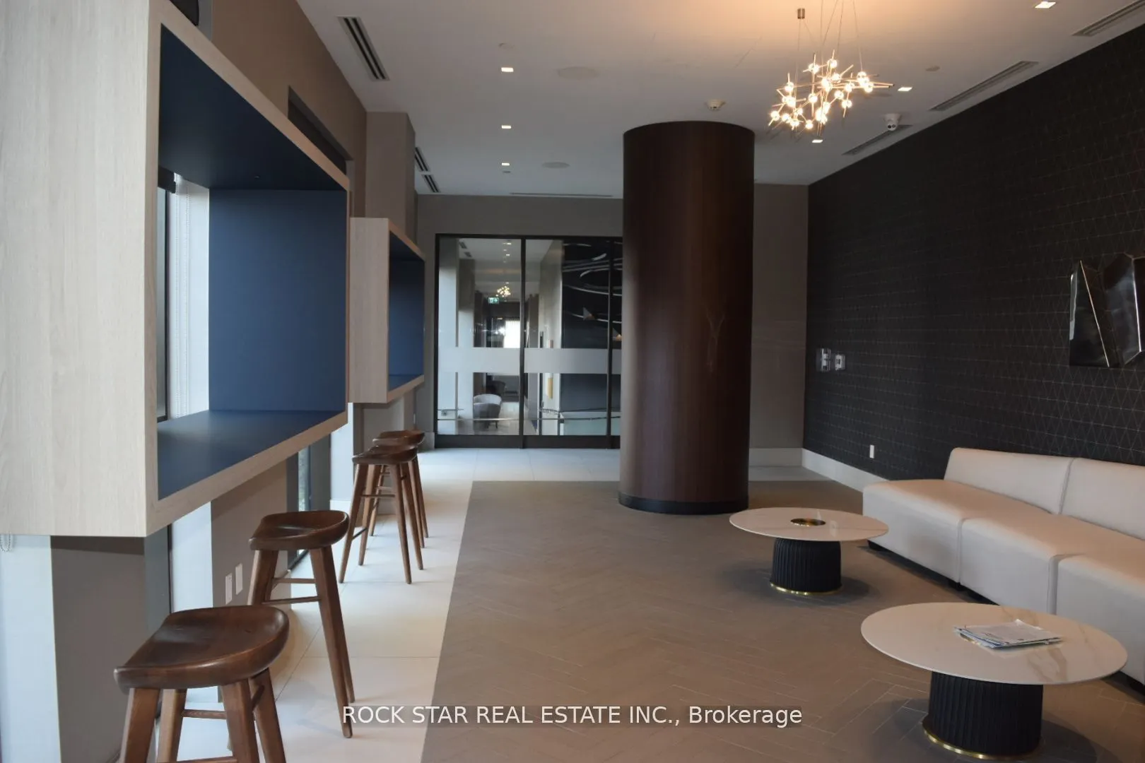2550 Simcoe Street N, #1717
