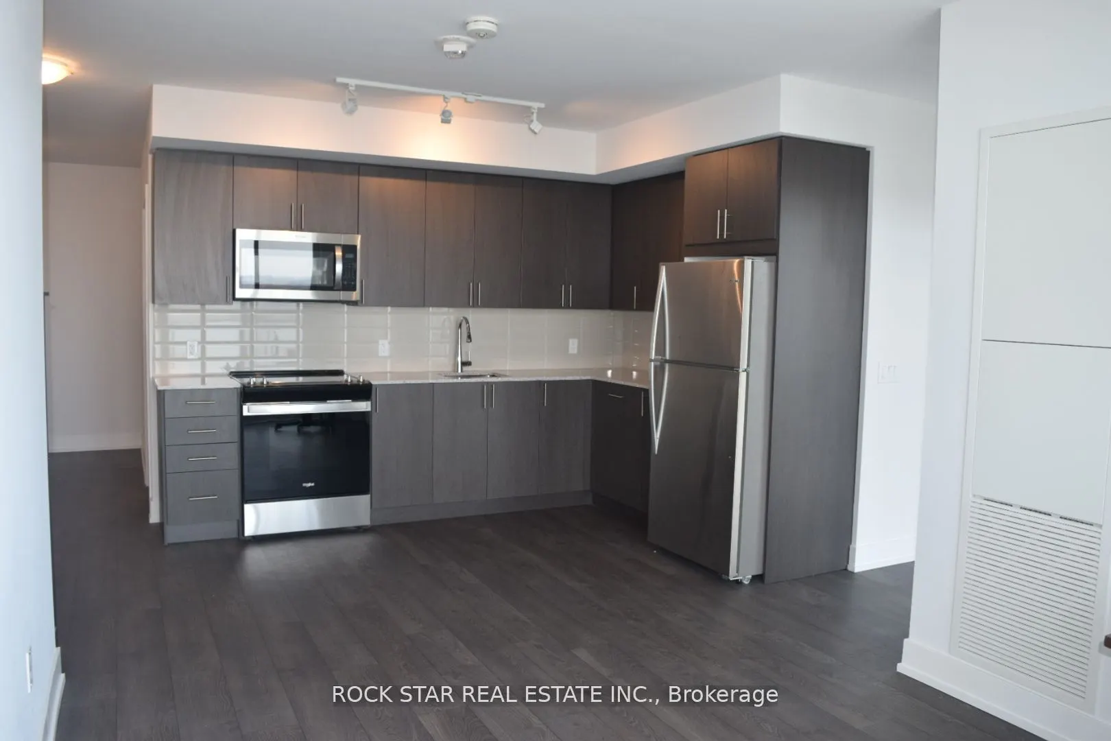 2550 Simcoe Street N, #1717