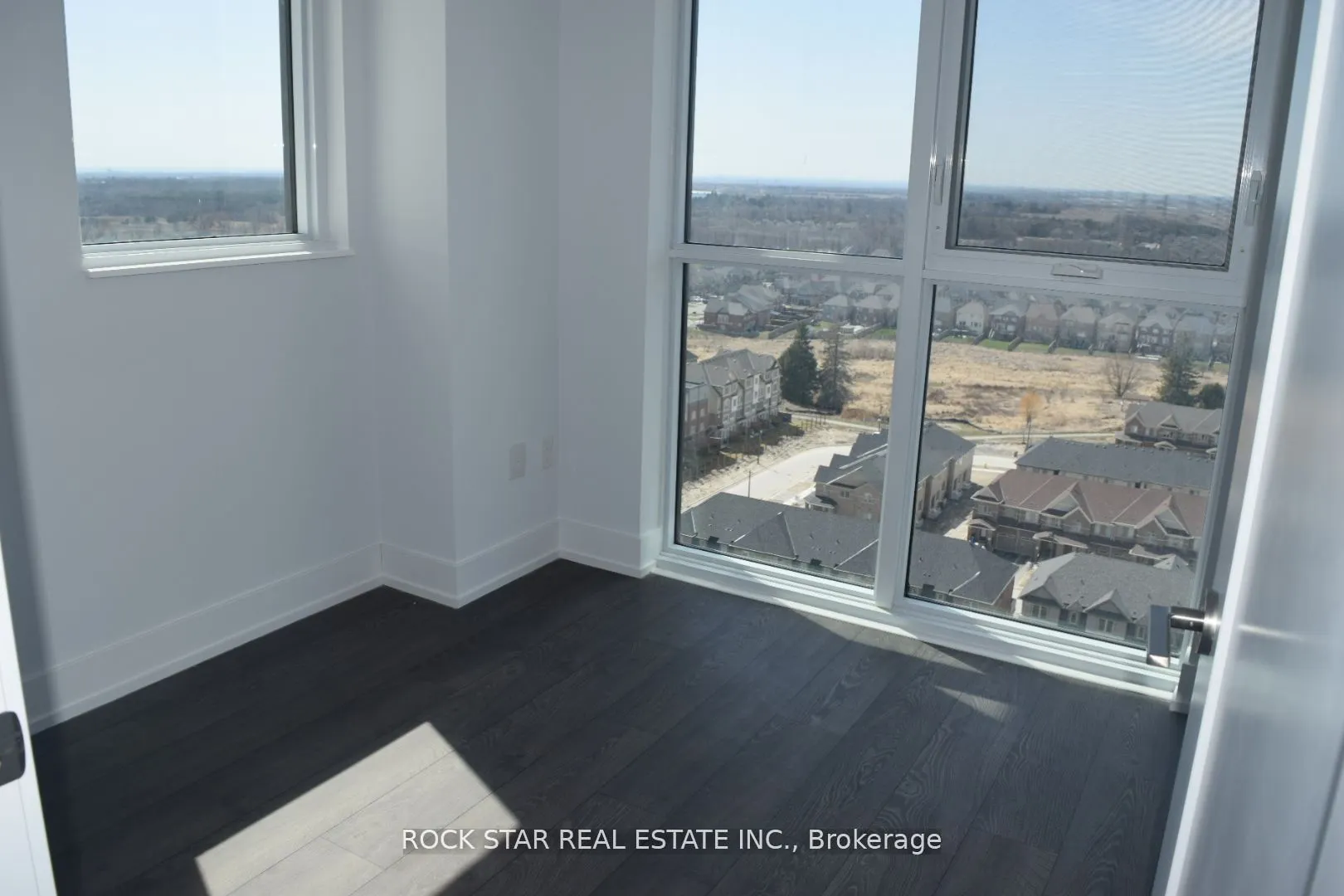 2550 Simcoe Street N, #1717