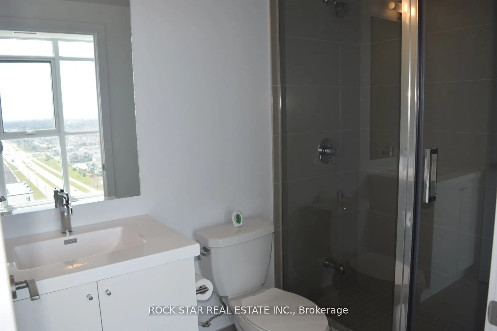 2550 Simcoe Street N, #1717