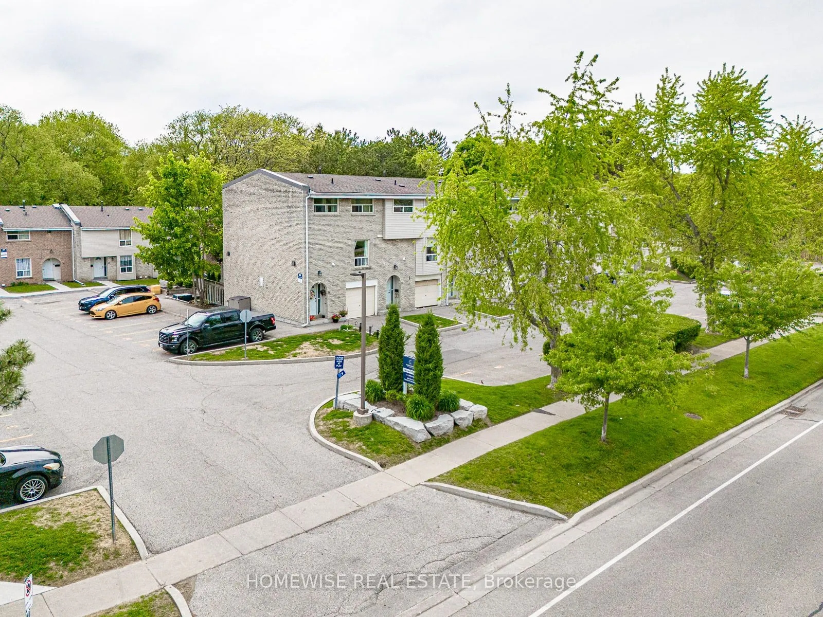 570 Waverly Street N, #28