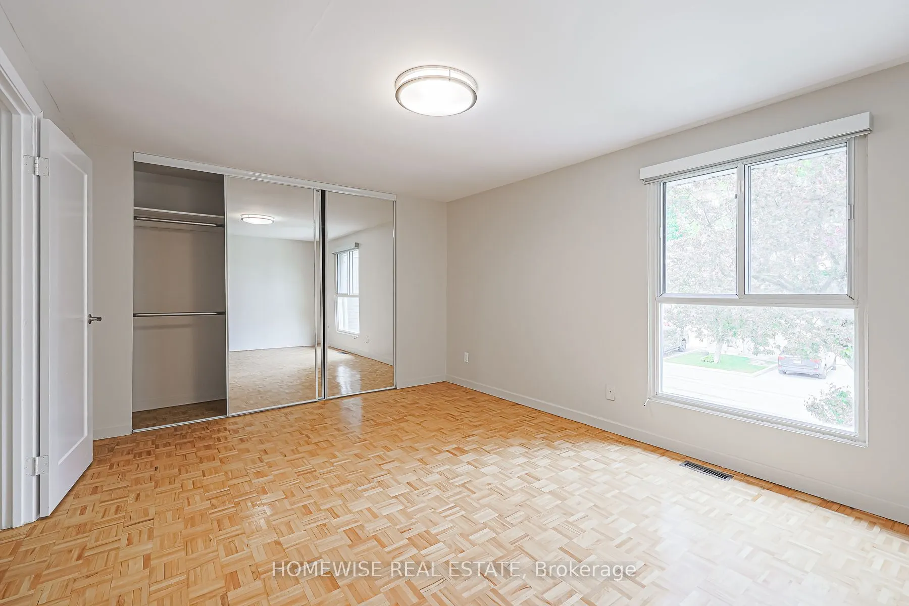 570 Waverly Street N, #28