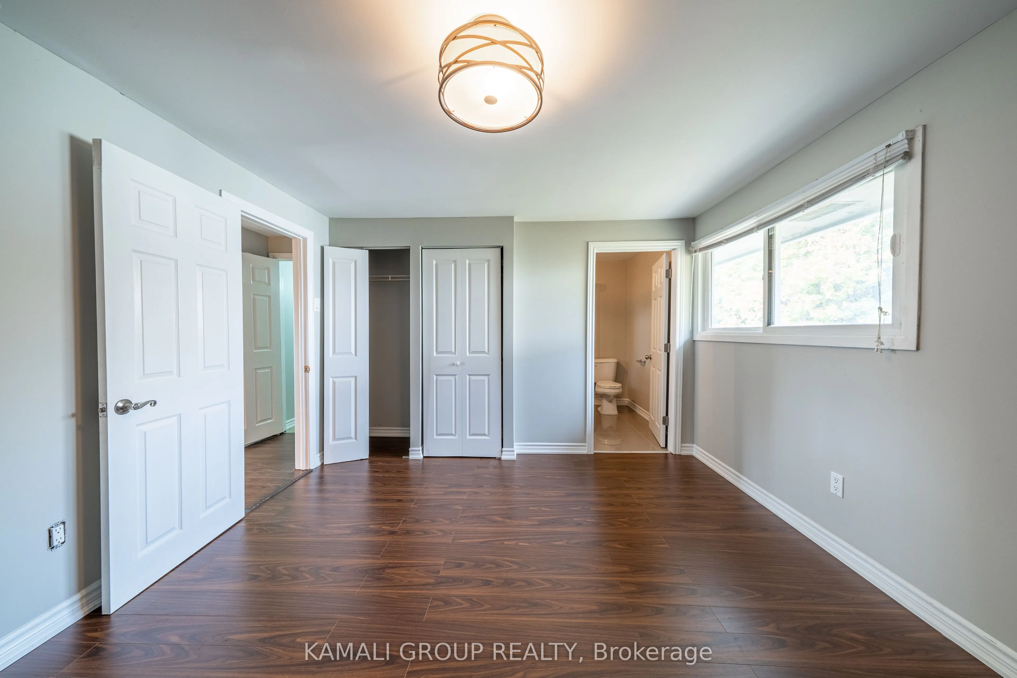 913 Carnaby Crescent