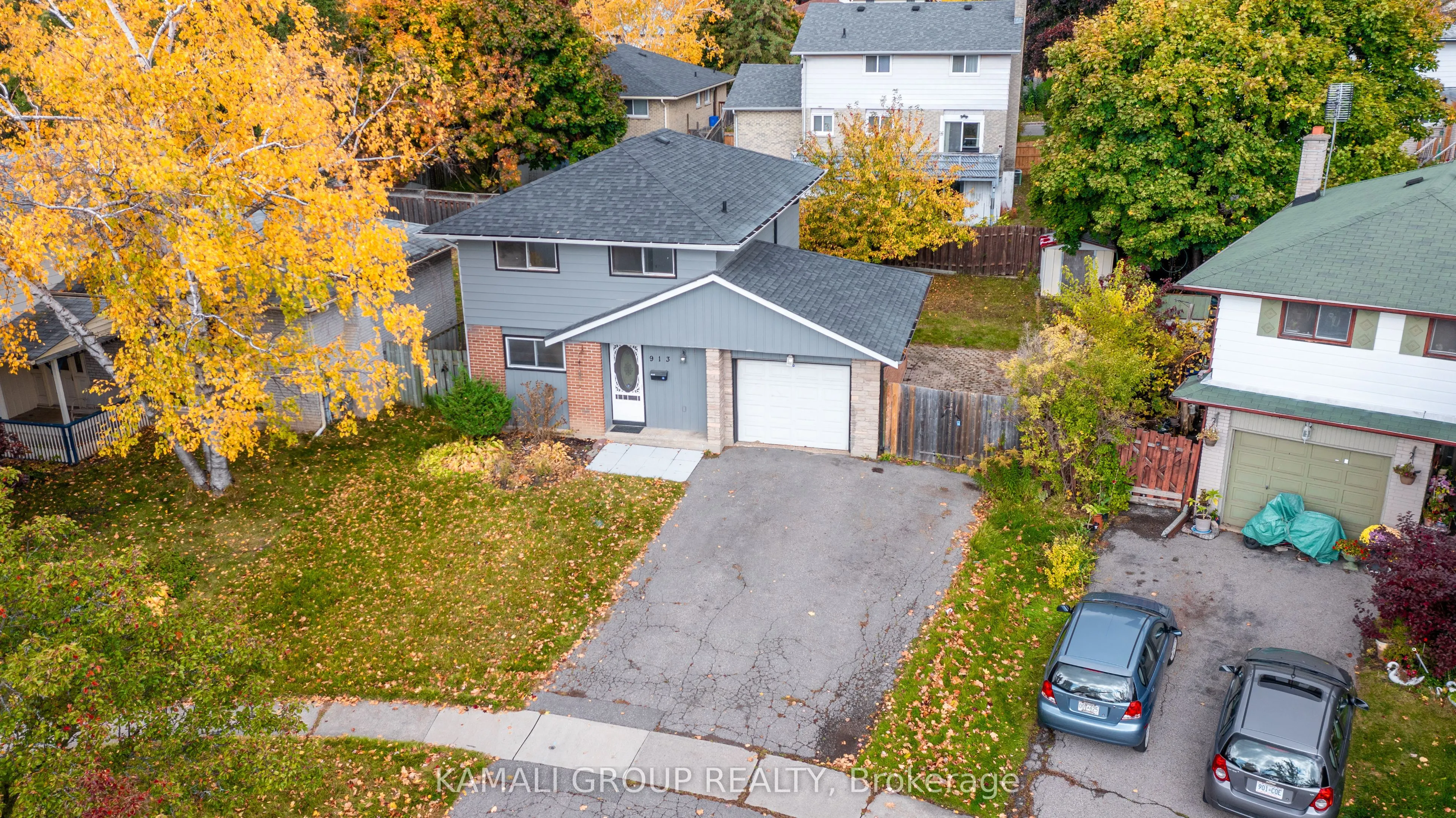 913 Carnaby Crescent