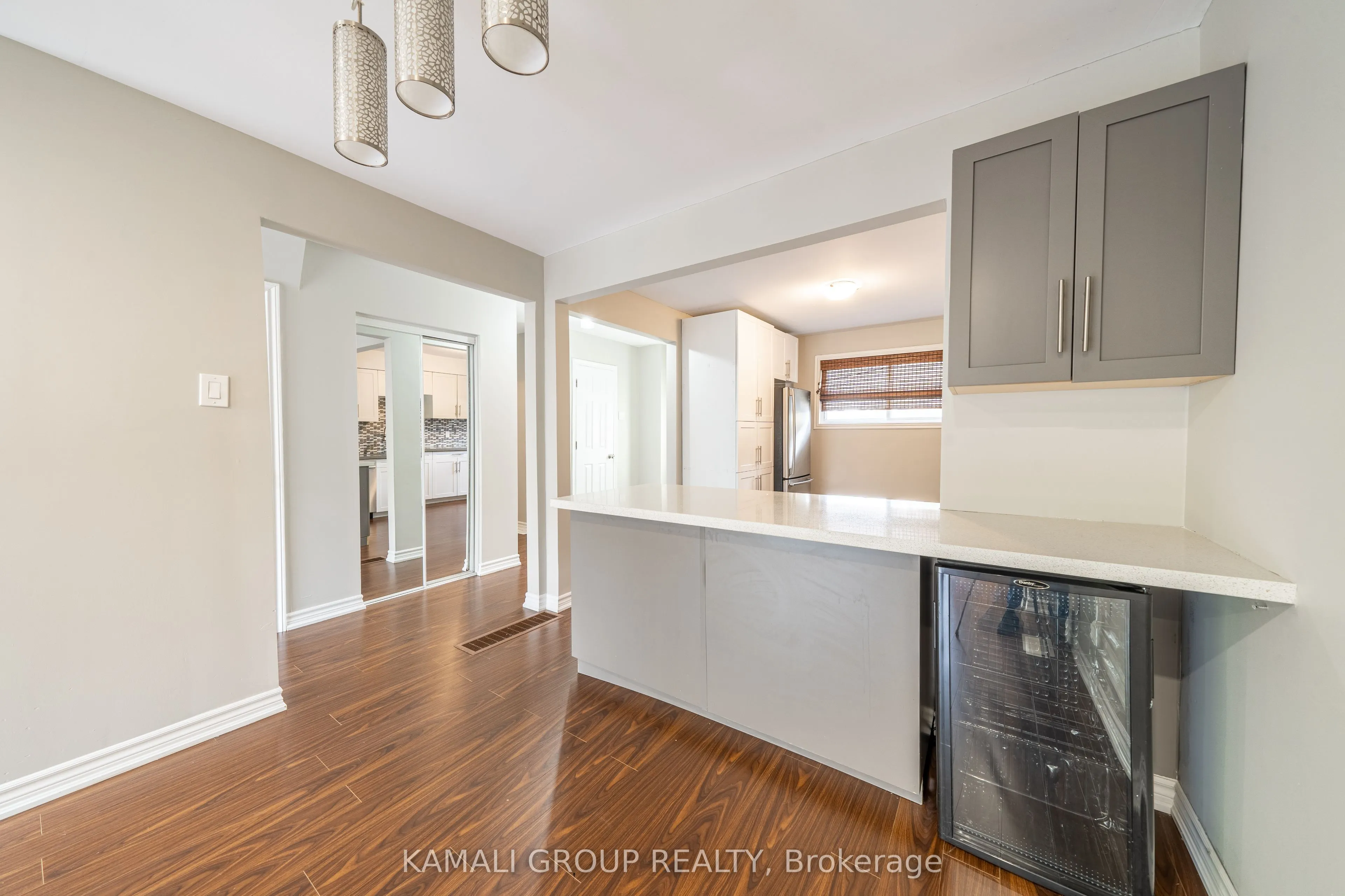 913 Carnaby Crescent