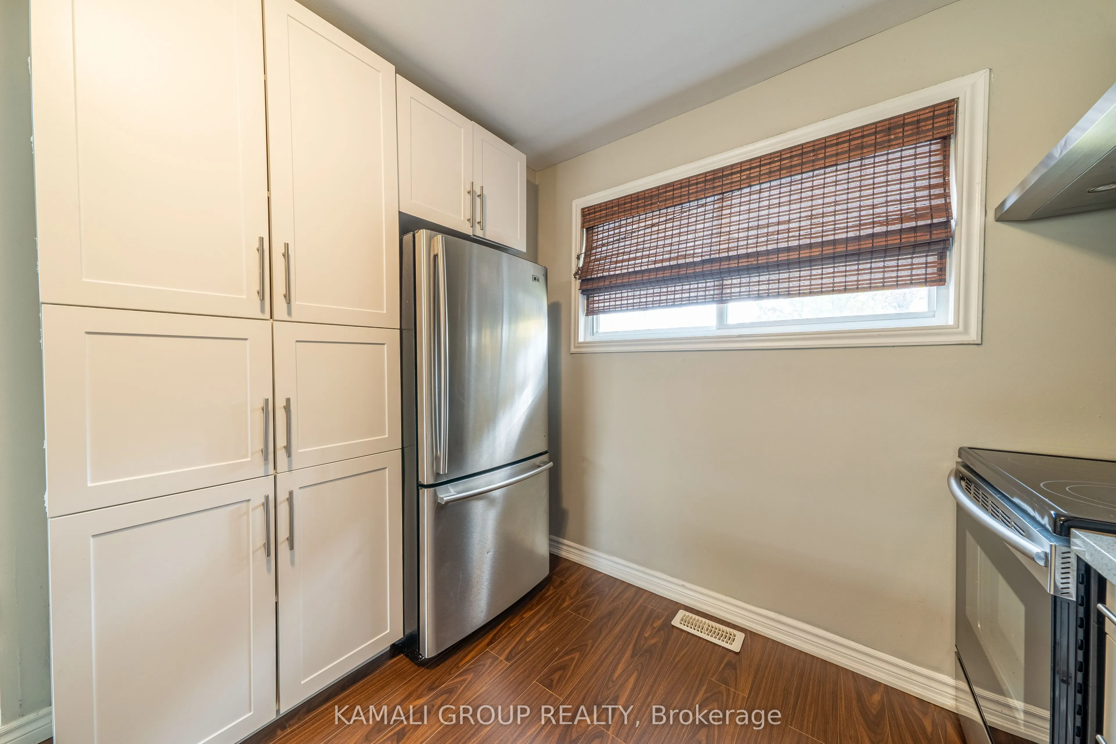 913 Carnaby Crescent