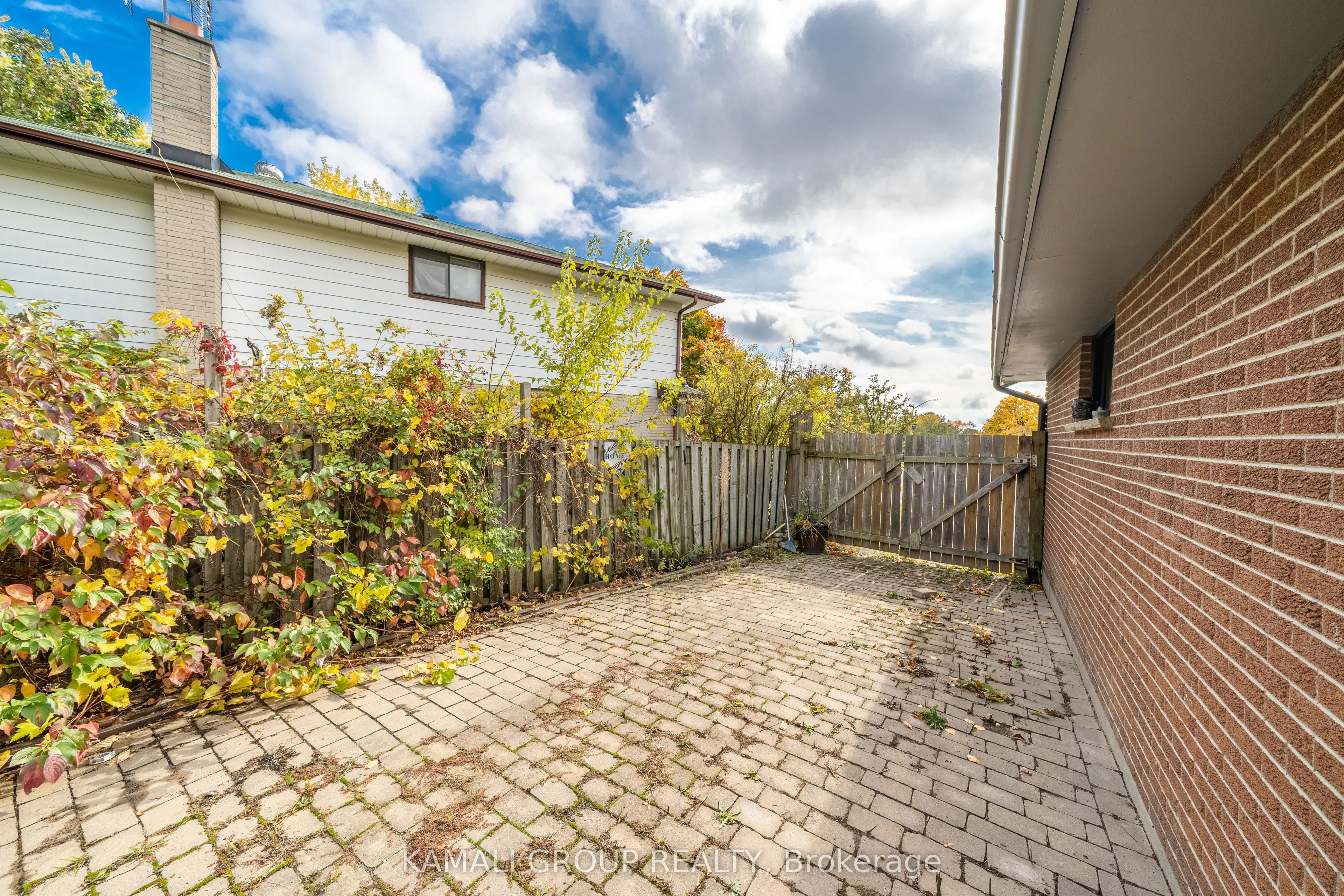 913 Carnaby Crescent