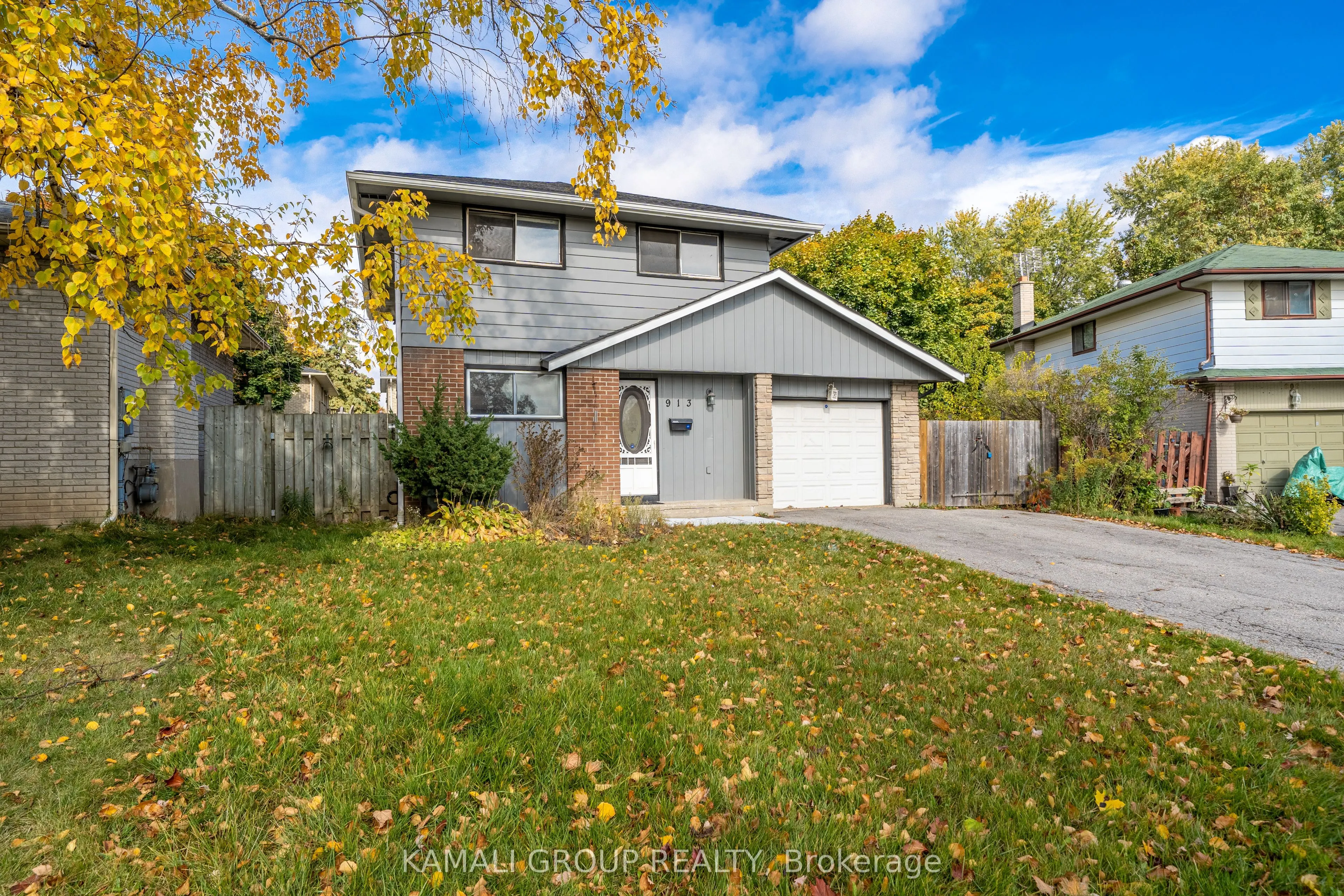 913 Carnaby Crescent