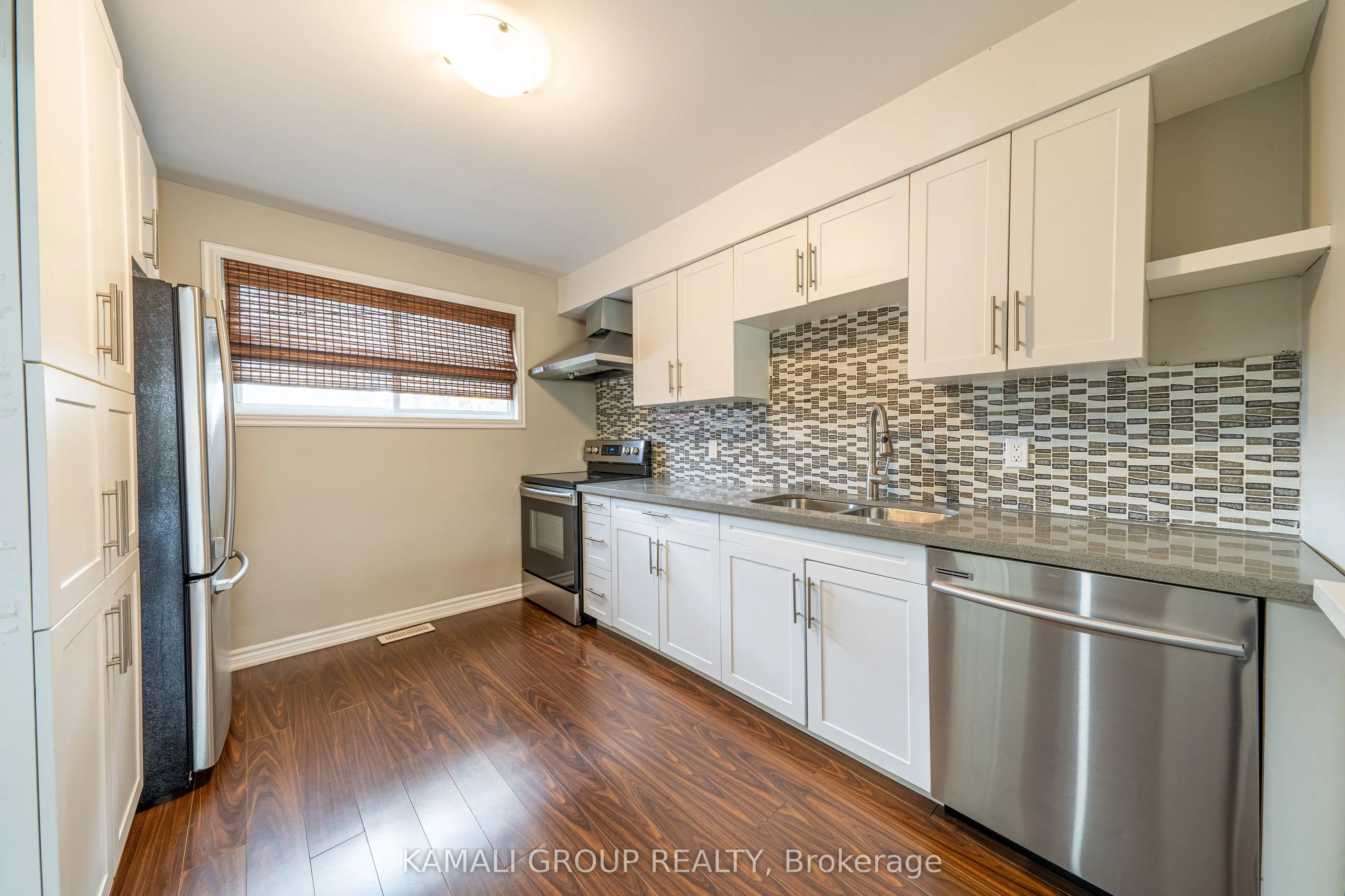 913 Carnaby Crescent